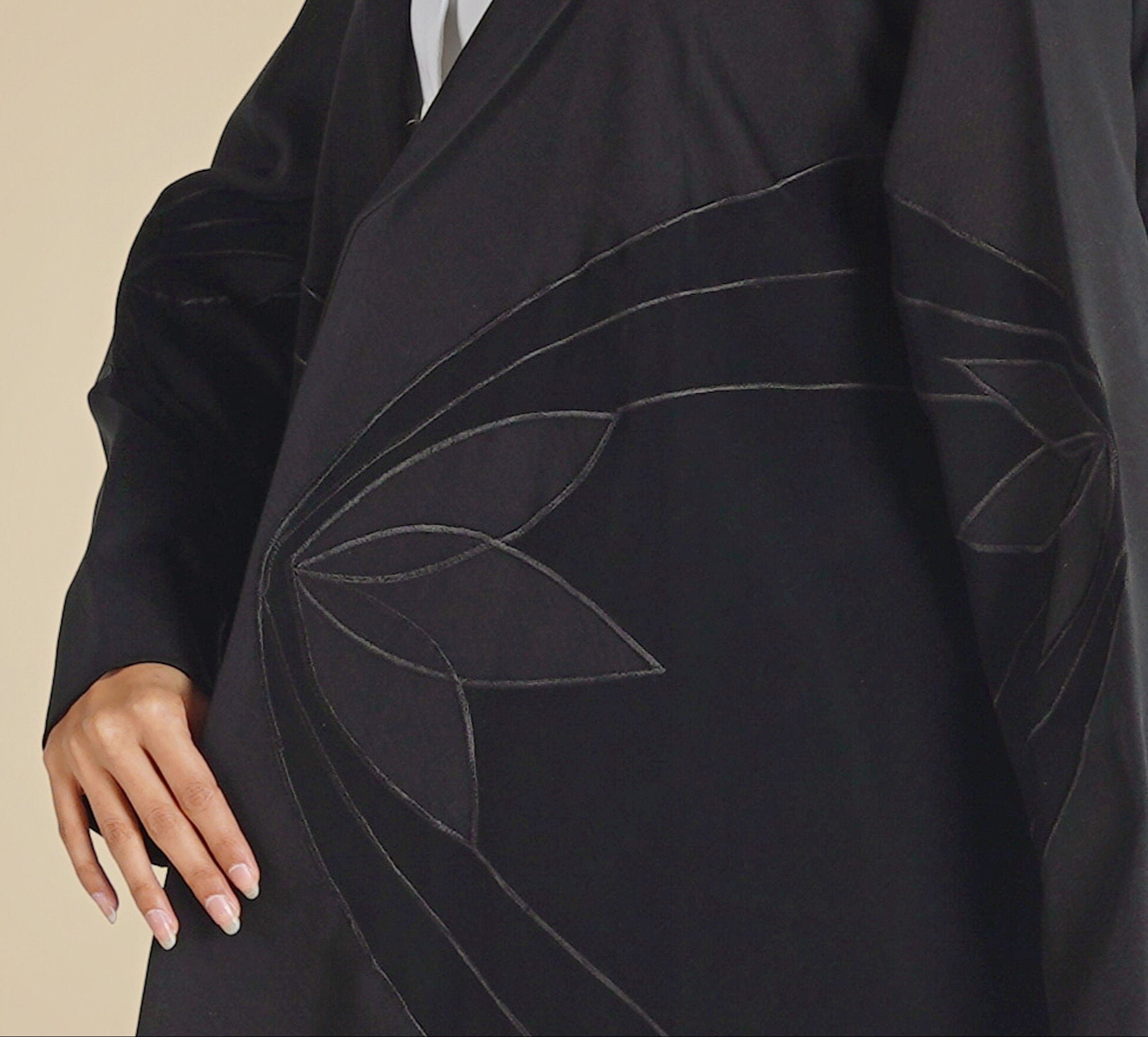 MW645 - Light Crepe Standing with Jacquard Half-Cloche