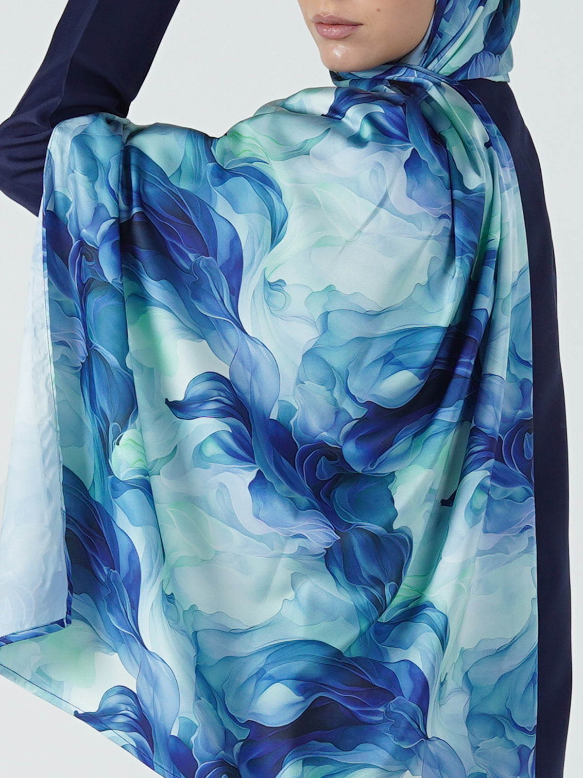 MW645 - Light Crepe Standing with Jacquard Half-Cloche