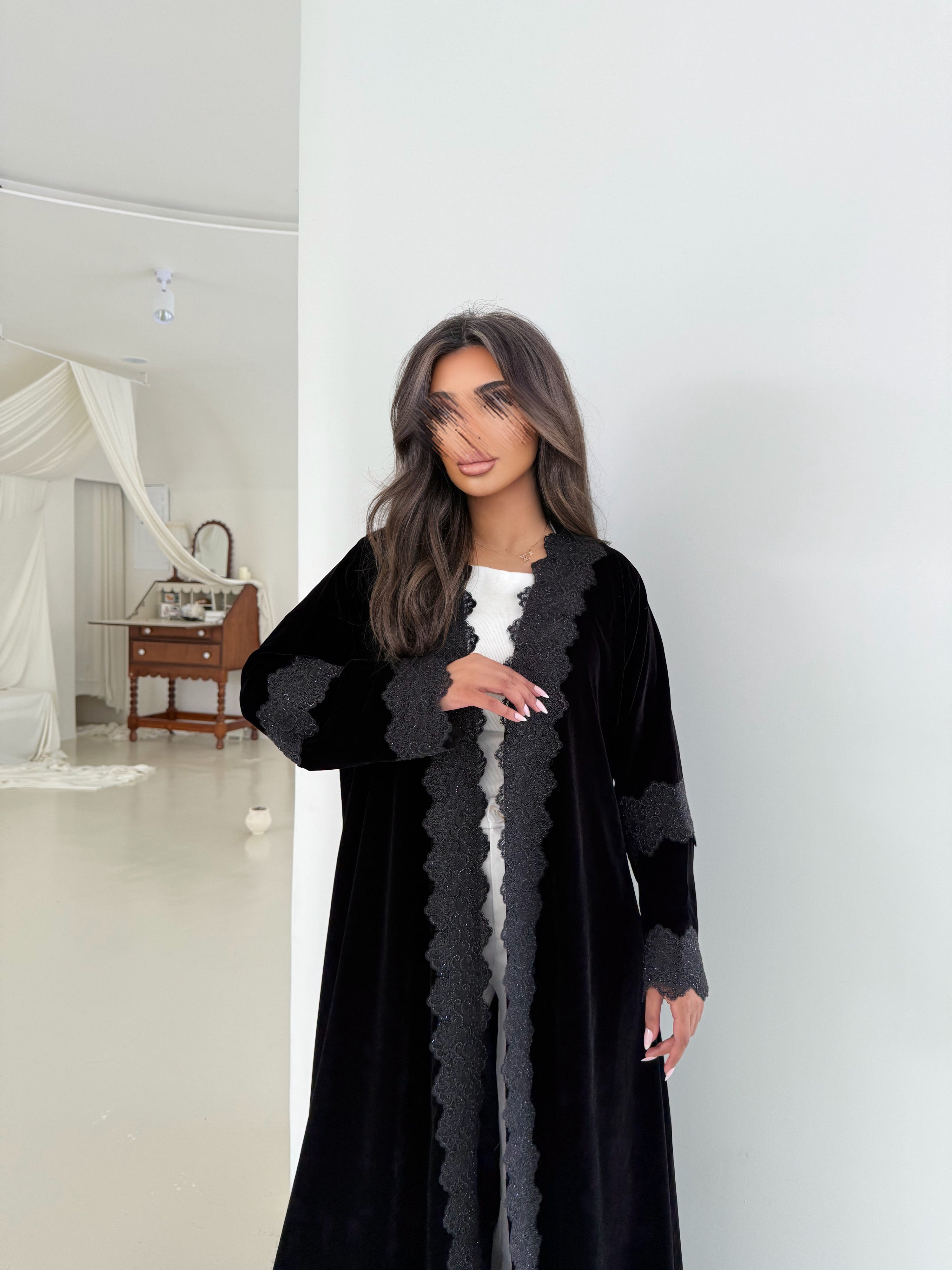 MW645 - Light Crepe Standing with Jacquard Half-Cloche