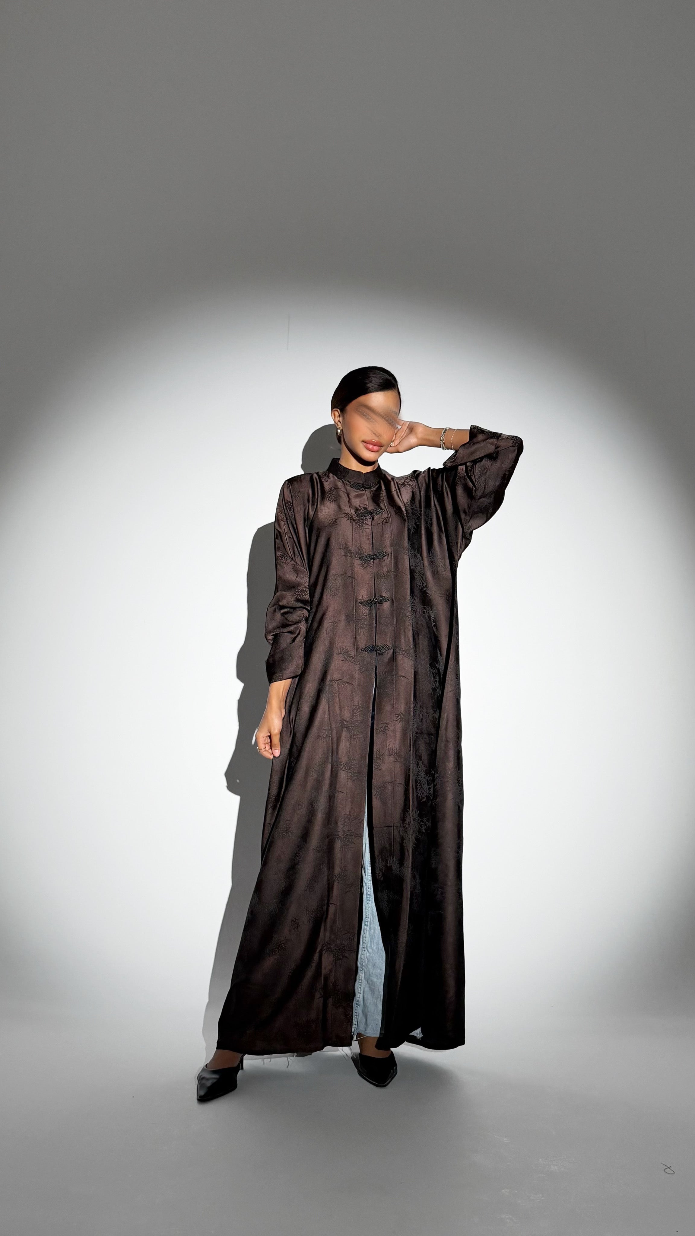 MW645 - Light Crepe Standing with Jacquard Half-Cloche