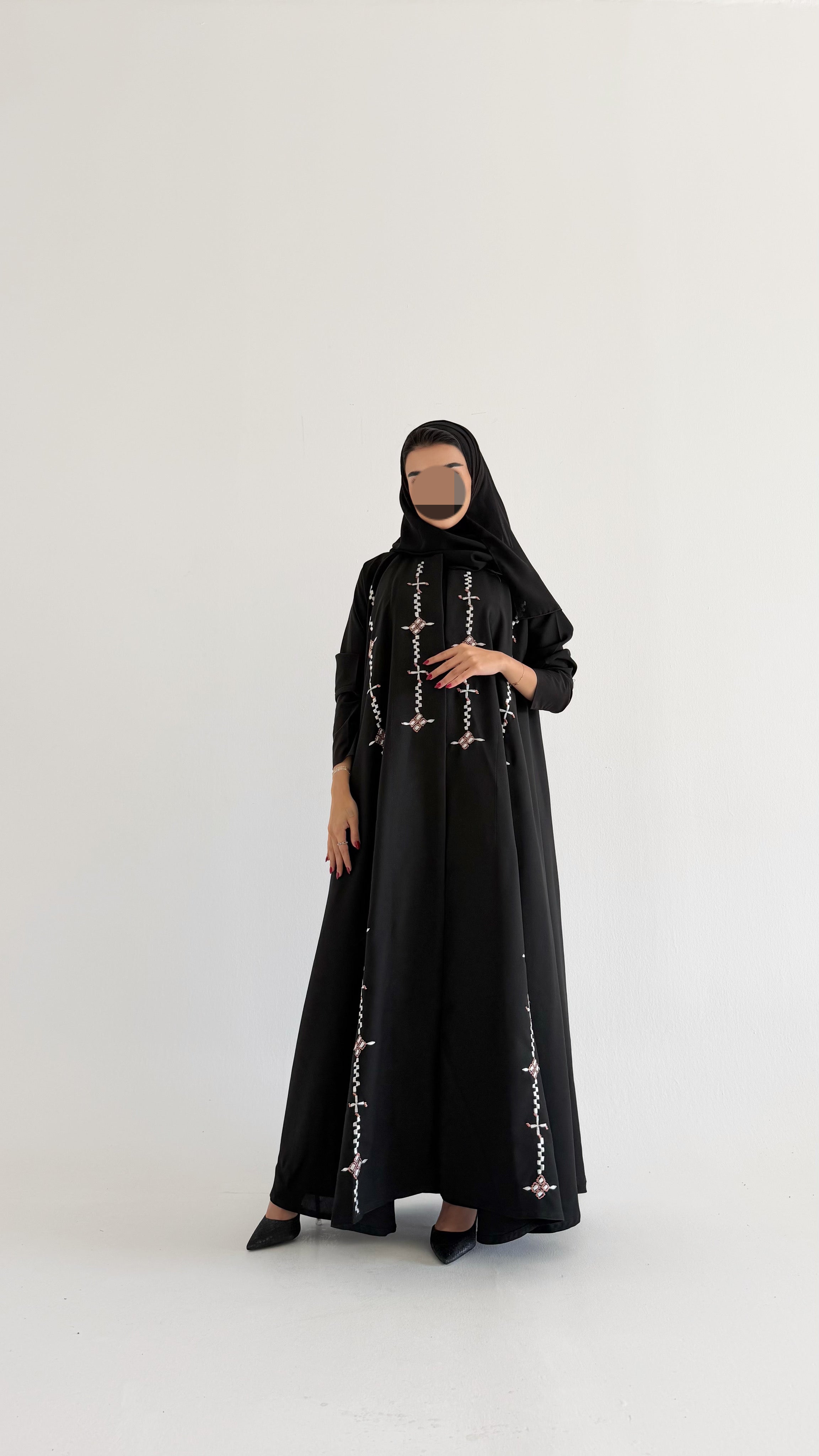 MW645 - Light Crepe Standing with Jacquard Half-Cloche