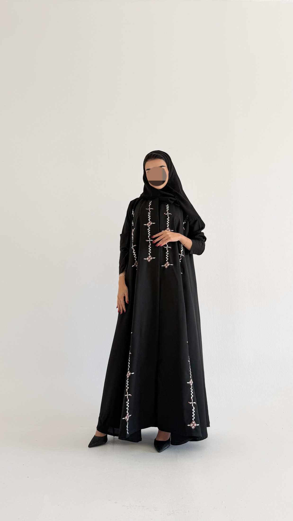 MWT640 - عباية اسود تطريز - Aya