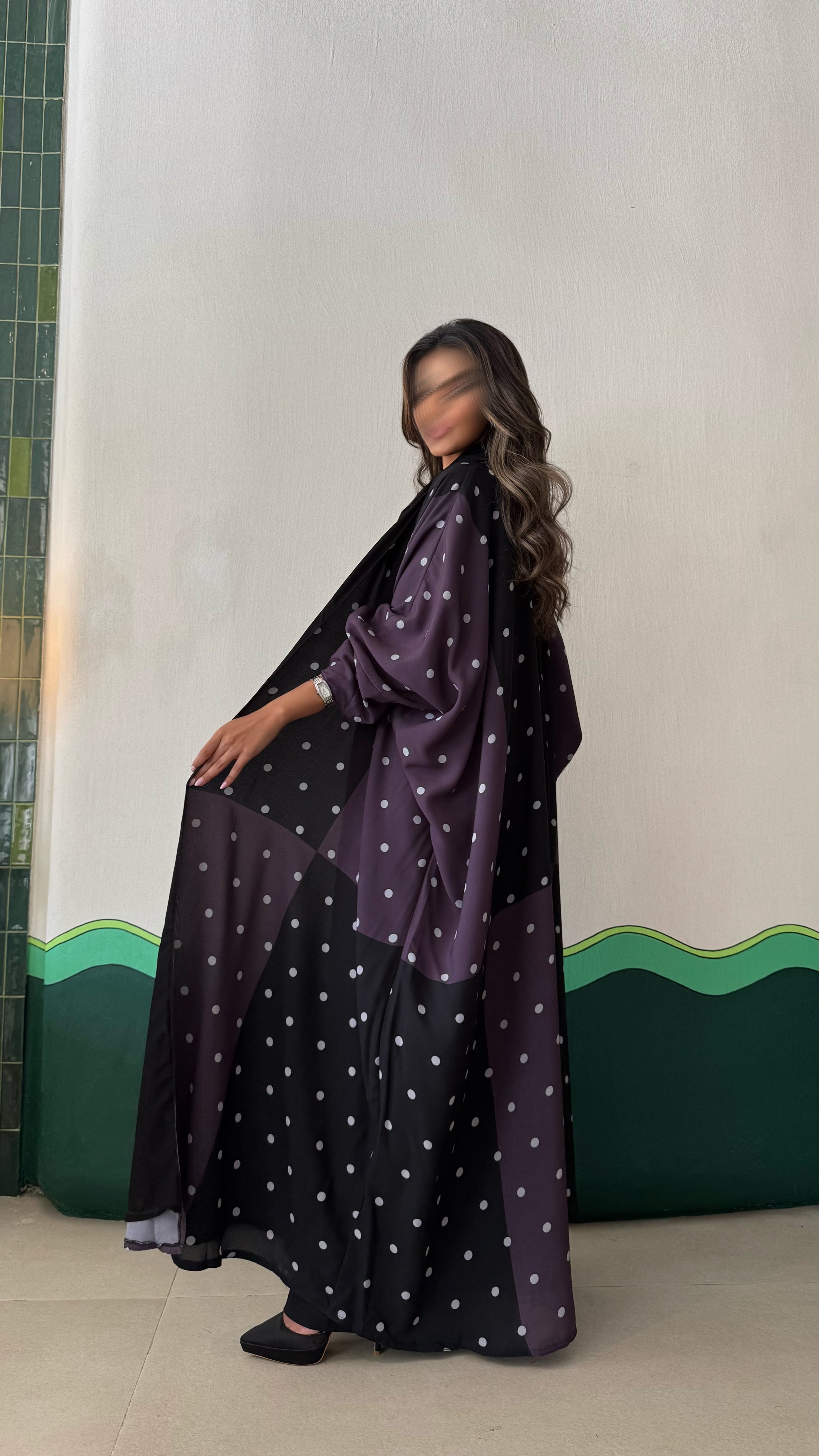 MWT451 - عباية منقطة اسود وبنفسجي - Aya