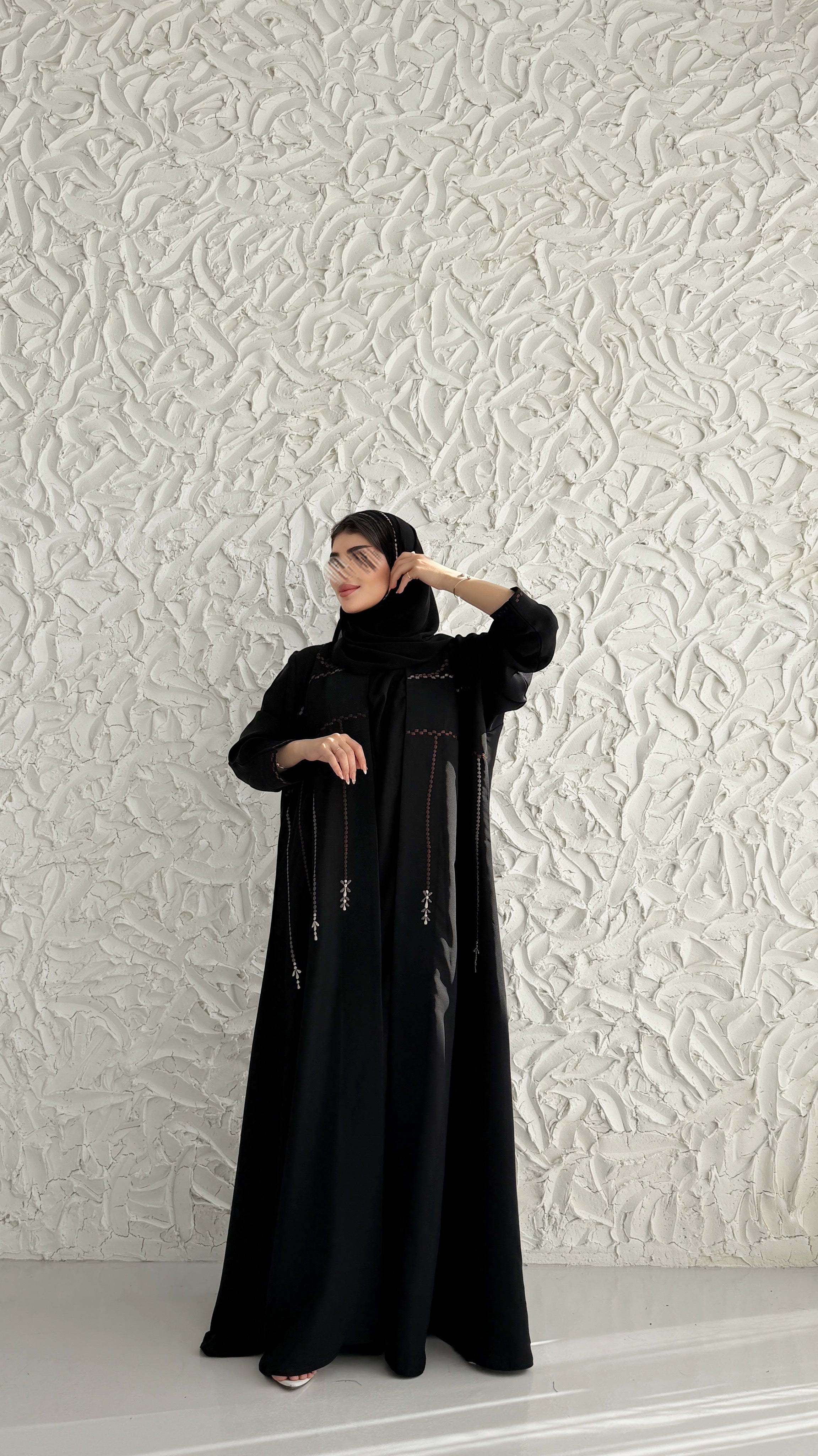 MWT1044 - عبايه اسود بتطريز - Aya