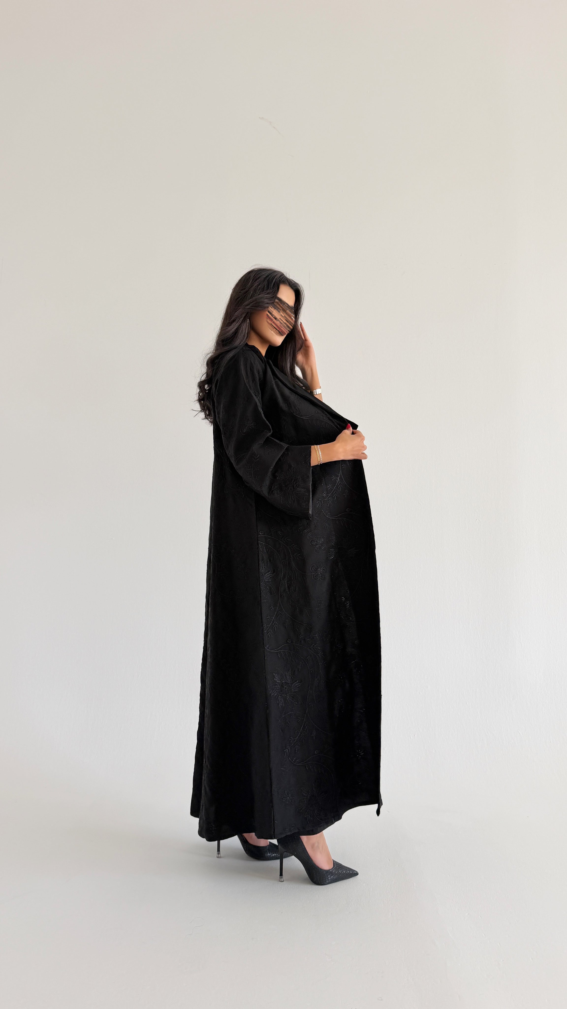 MW2045 - عبايه كريب كتان مع اضافه تطريز بالكامل - Aya