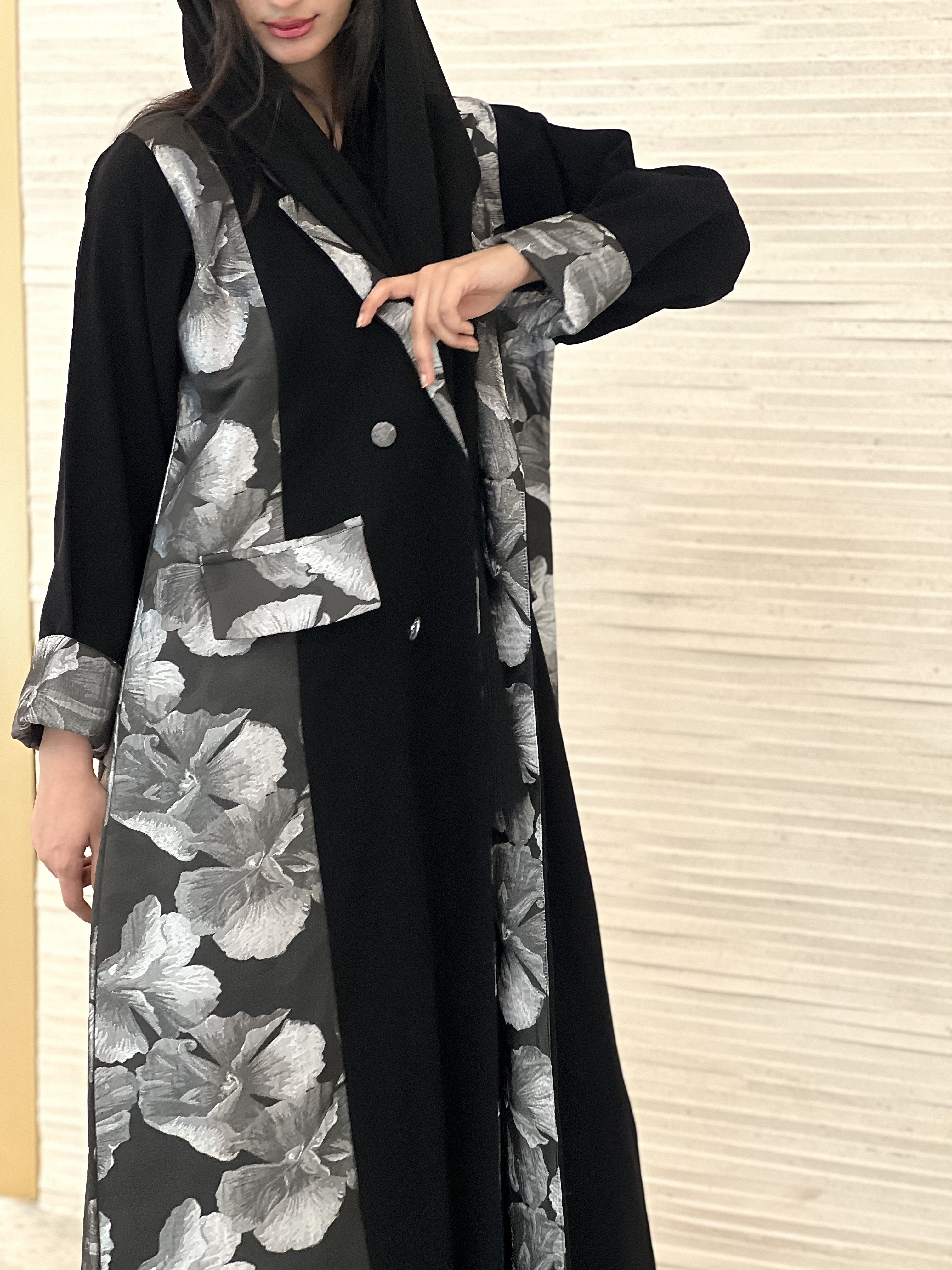 MW1261 - عباية بليزر مع جاكار مورد - Aya