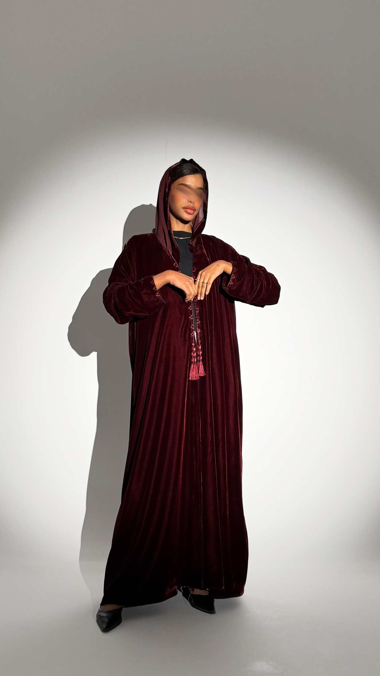 MWT868 - عباية مخمل تطريز - Aya