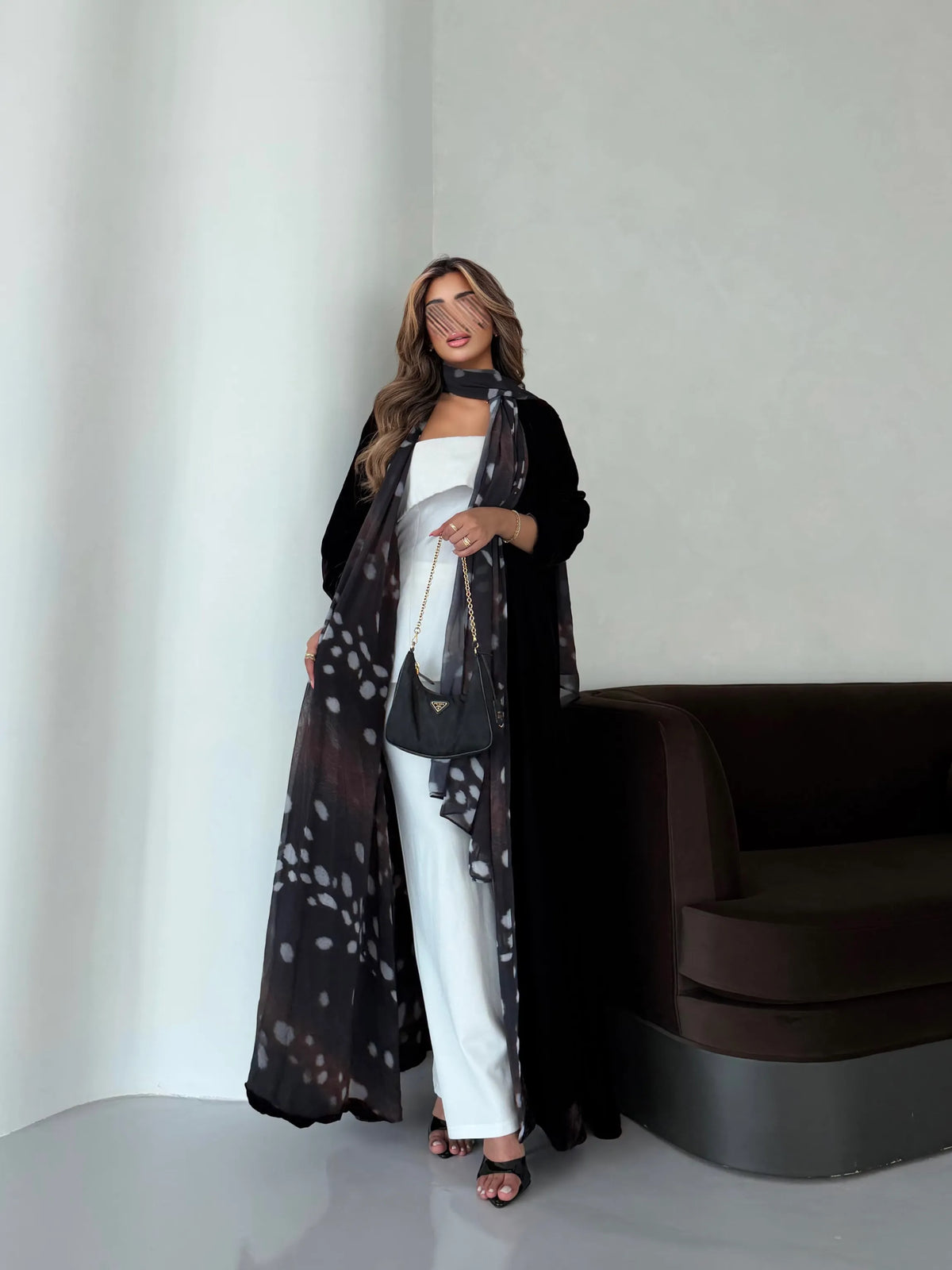 MW518 - عباية طبعة غزال مخمل دبل فيس - Aya