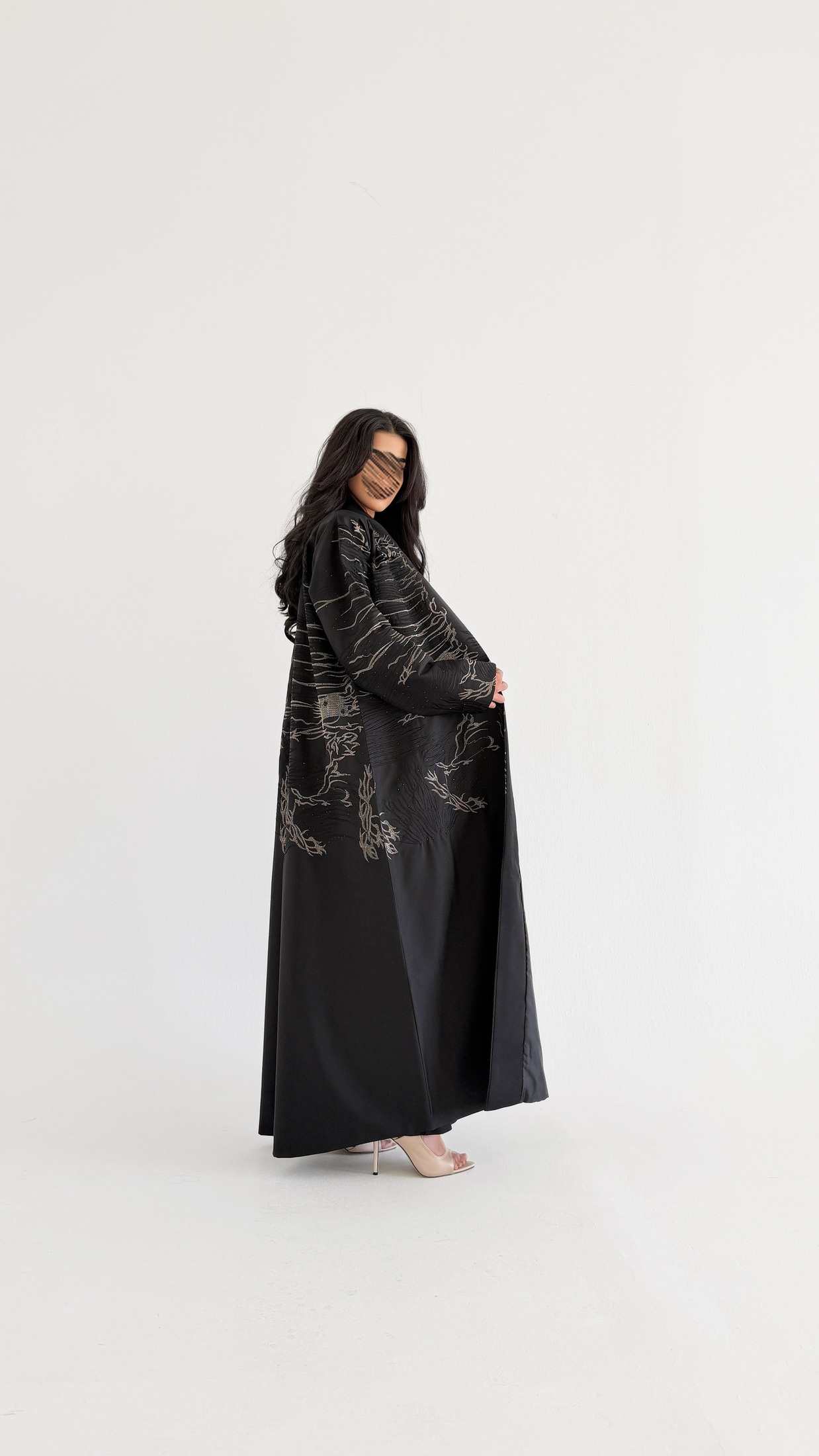 MWT1094 - عبايه اسود بتطريز واضافه لمعه - Aya
