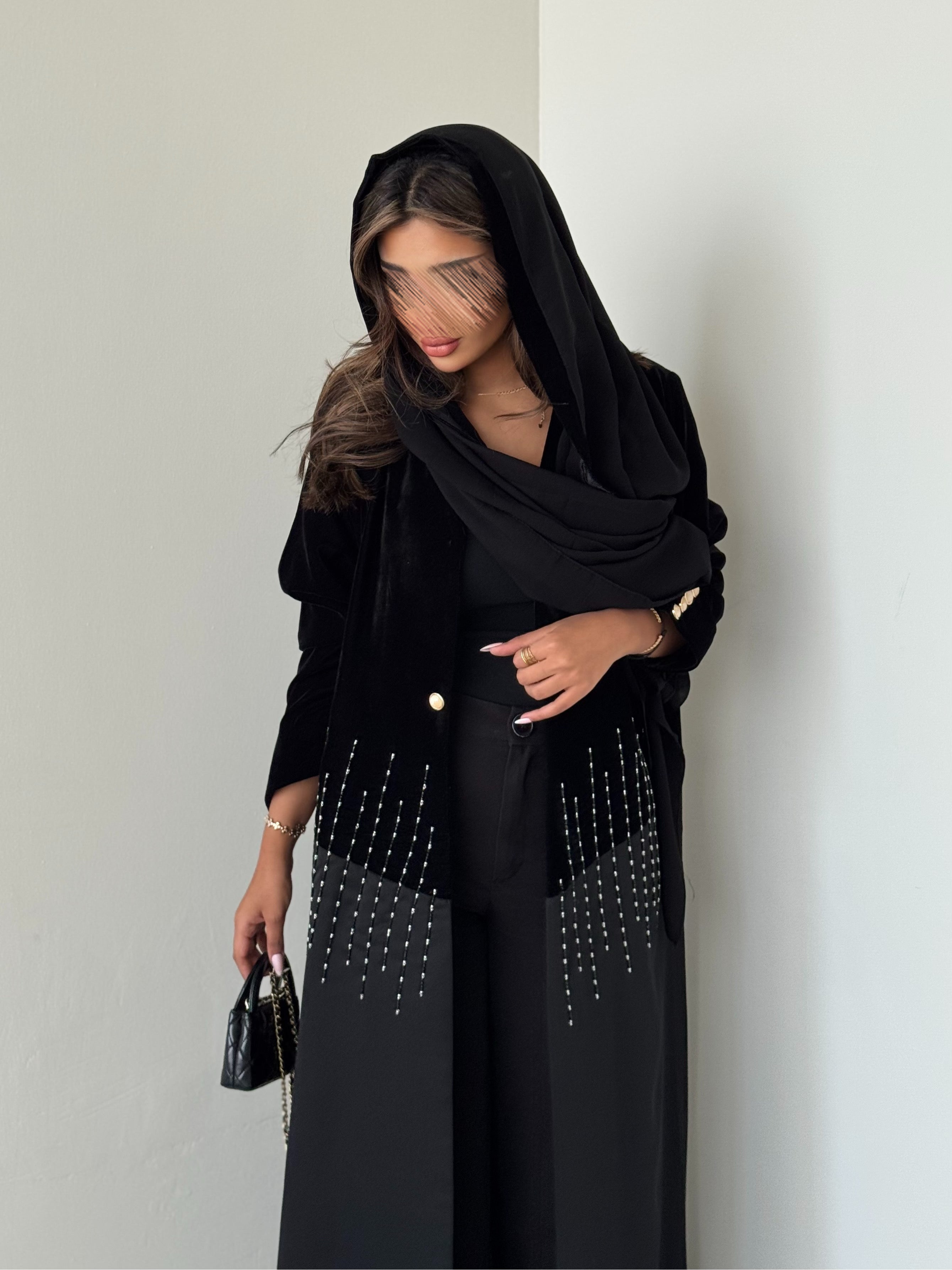 MWT558 - عباية مخمل مع تفته شك - Aya