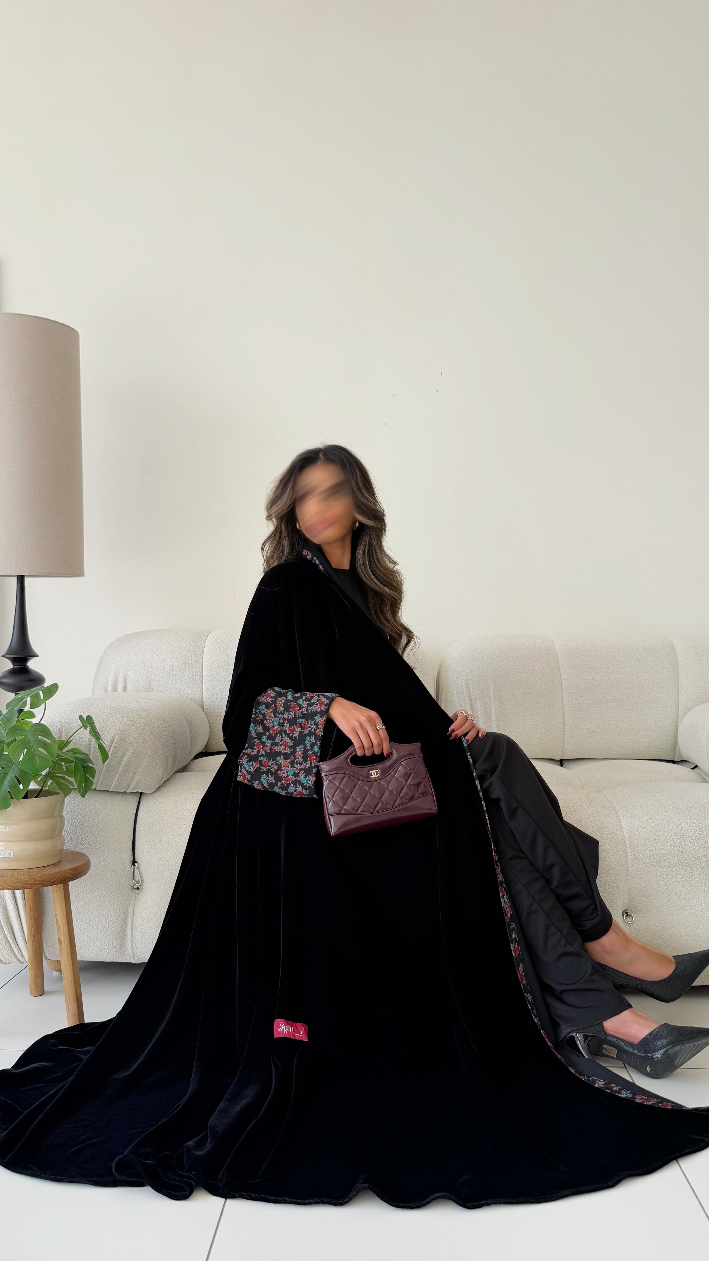 MWT707 - عباية مخمل مع تدخيلة كشميري أسود | Velvet abaya with black Kashmiri - Aya