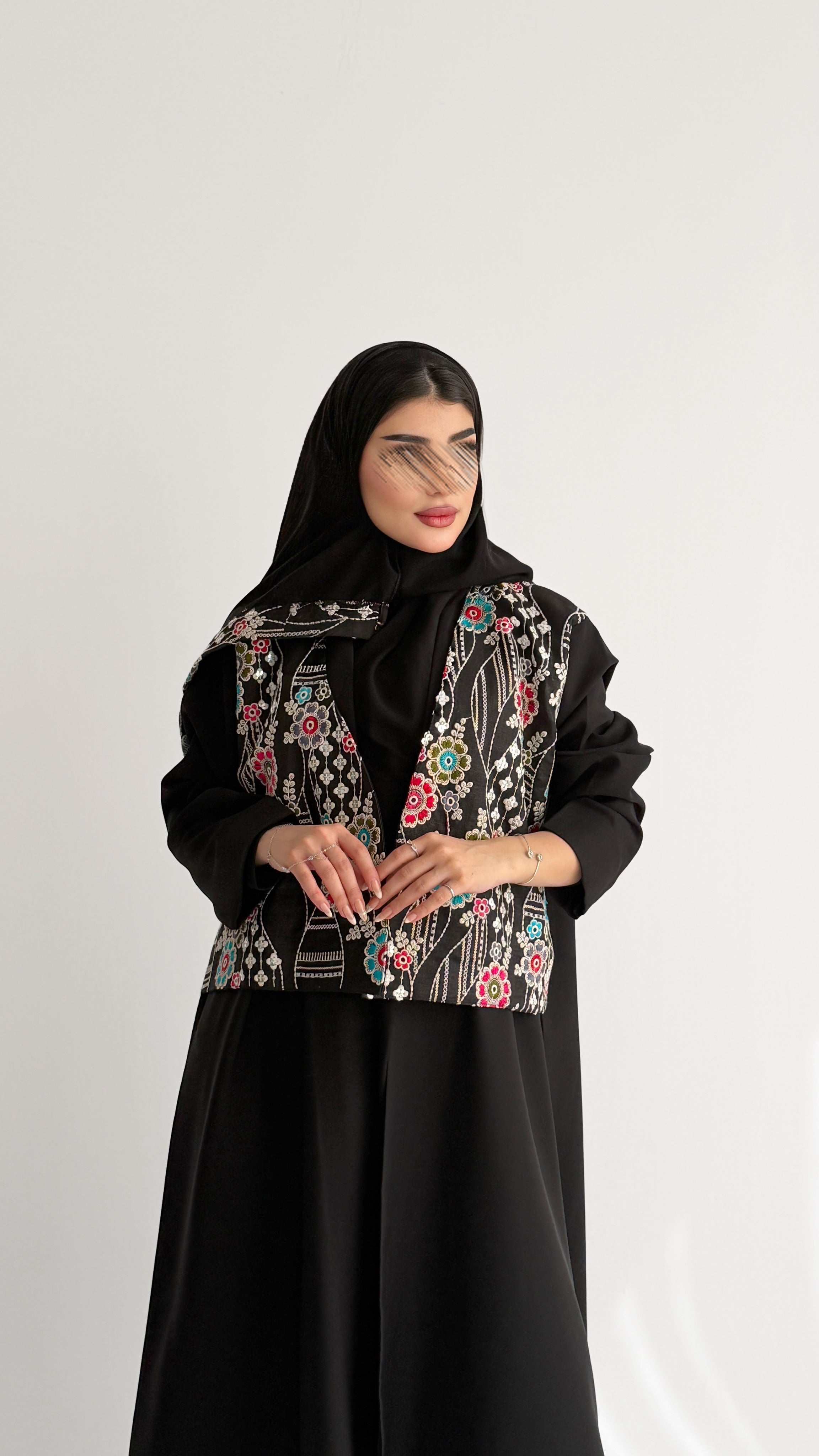 MWT1033 - عبايه مع تدخيله لنن تطريز بالامام - Aya