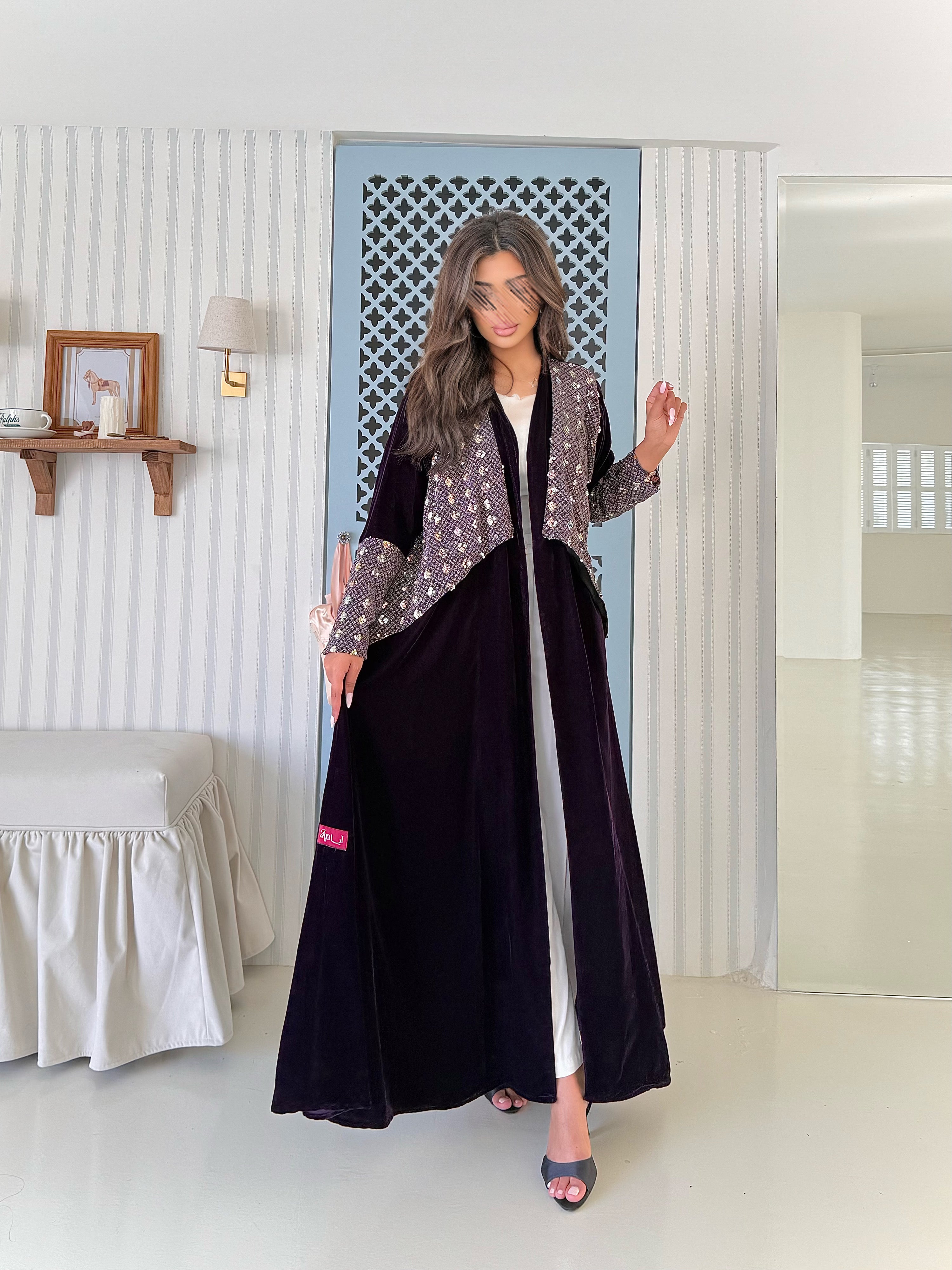 MW645 - Light Crepe Standing with Jacquard Half-Cloche