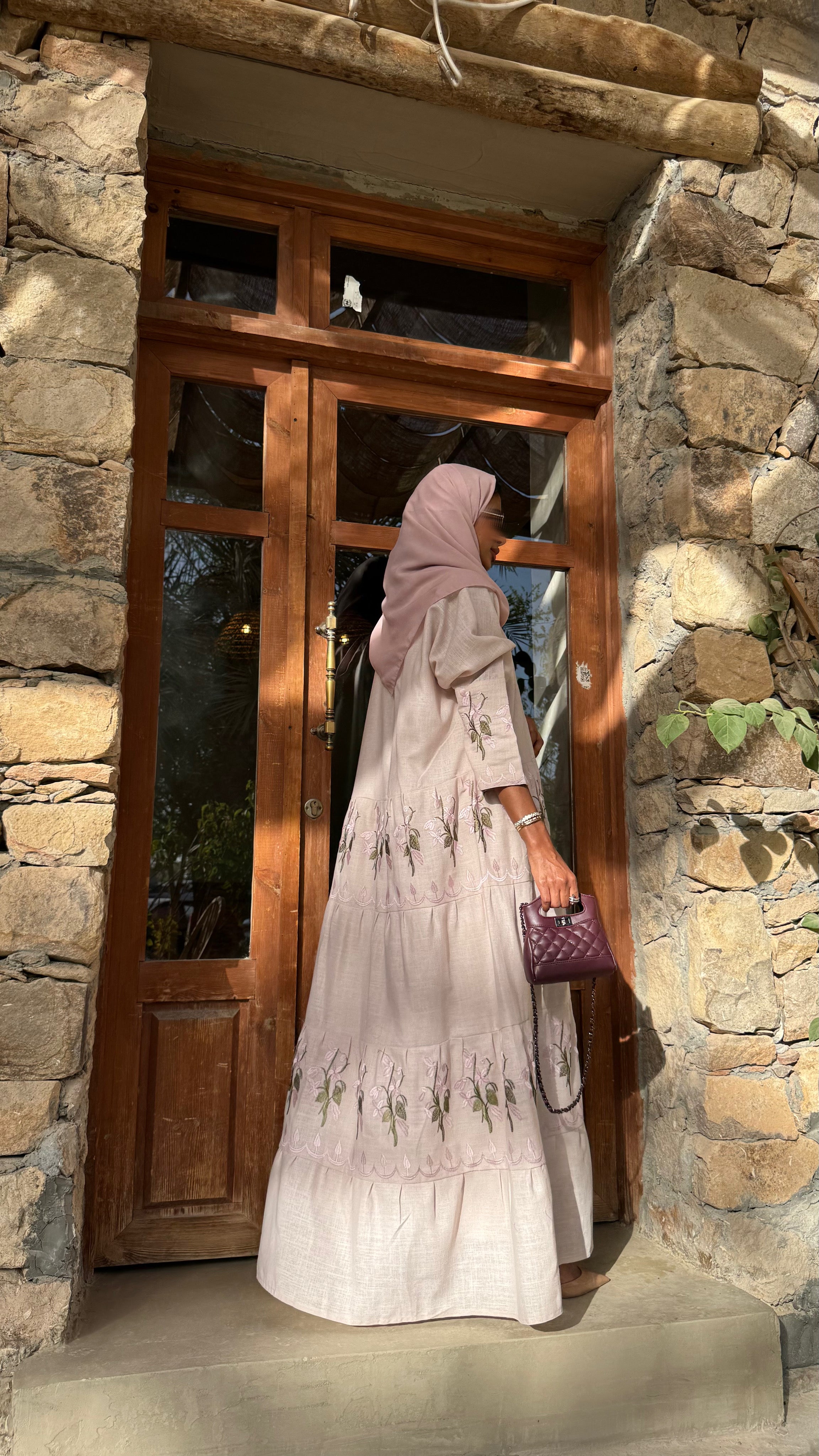 MW1497 - عباية دبل كلوش لنن بيبي بنك | Threads of Roses - Aya