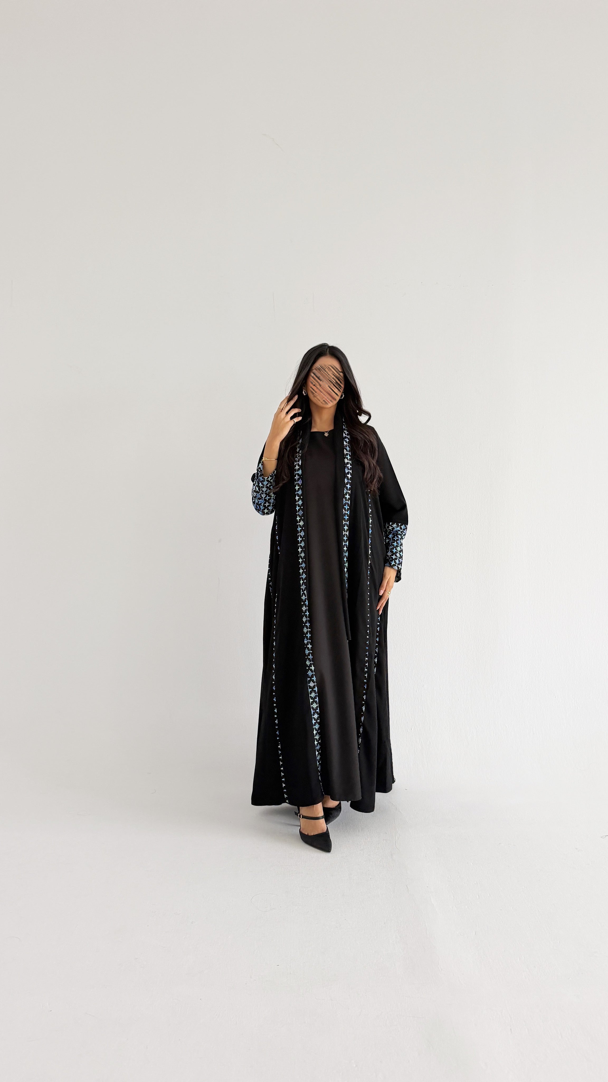 MWT5043 - كريب اسود قصة كلوش مع قماش قيطان - Aya