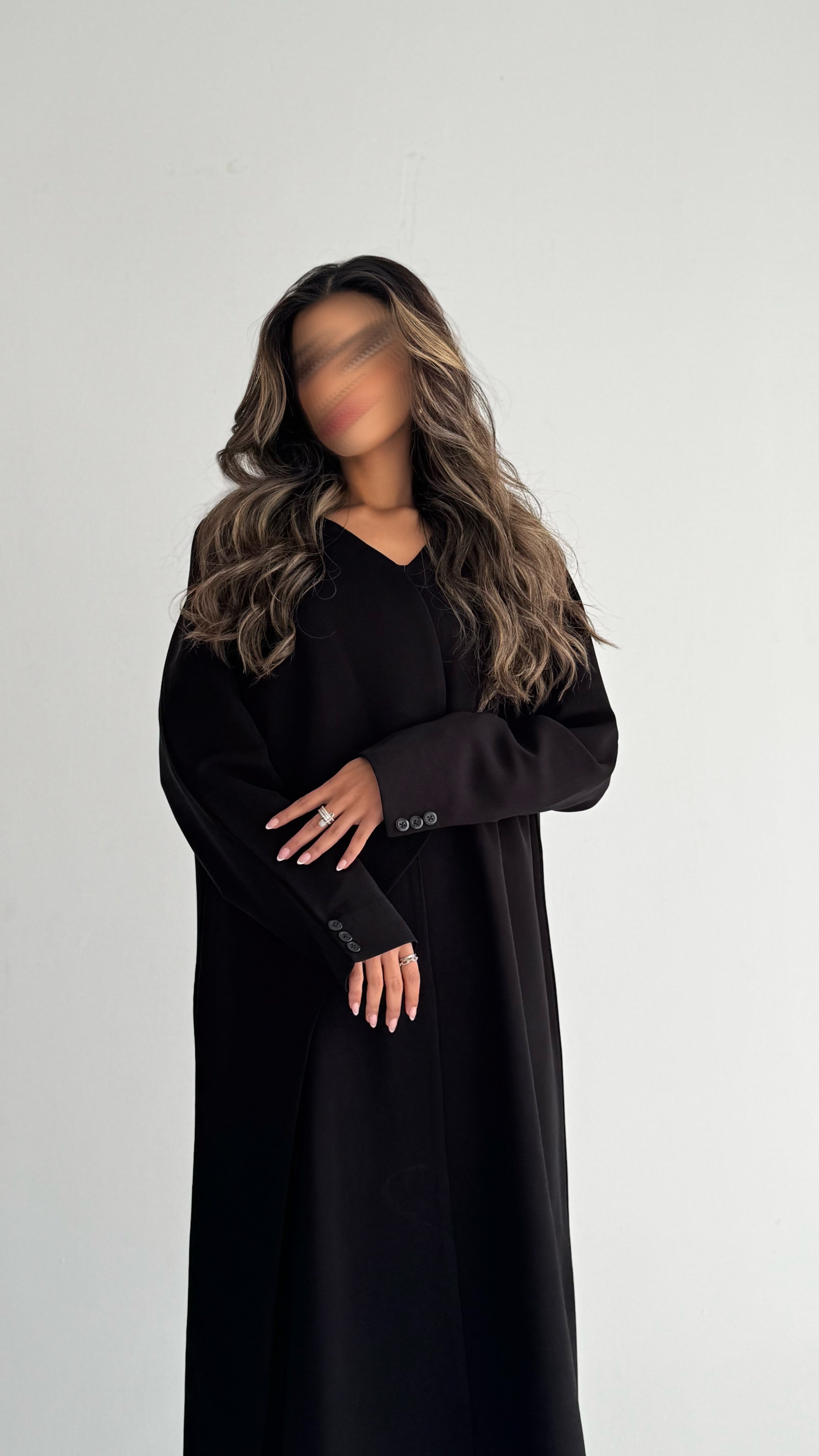 MW1869 - عباية بليزر بقصة من الامام عند الصدر