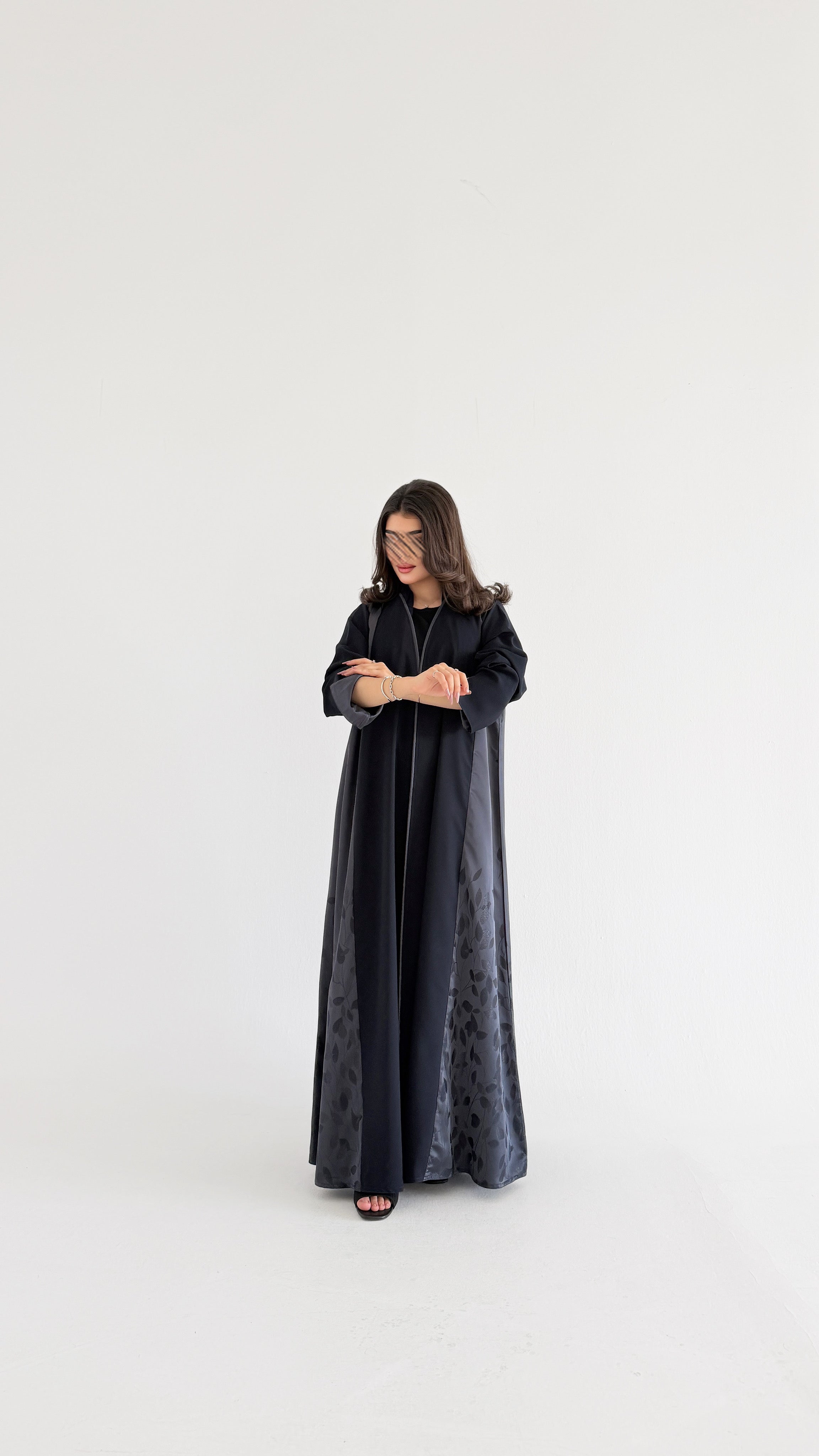 MW2113 - عباية كريب بقصة نص كلوش عصرية - Aya