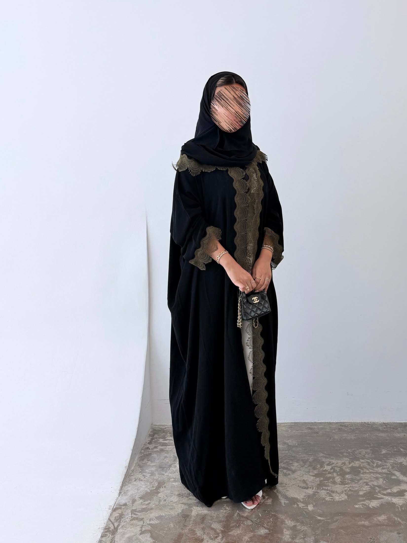 MWT5128 - عباية دانتيل راقية بتفاصيل هادئة كمية محدودة - Aya