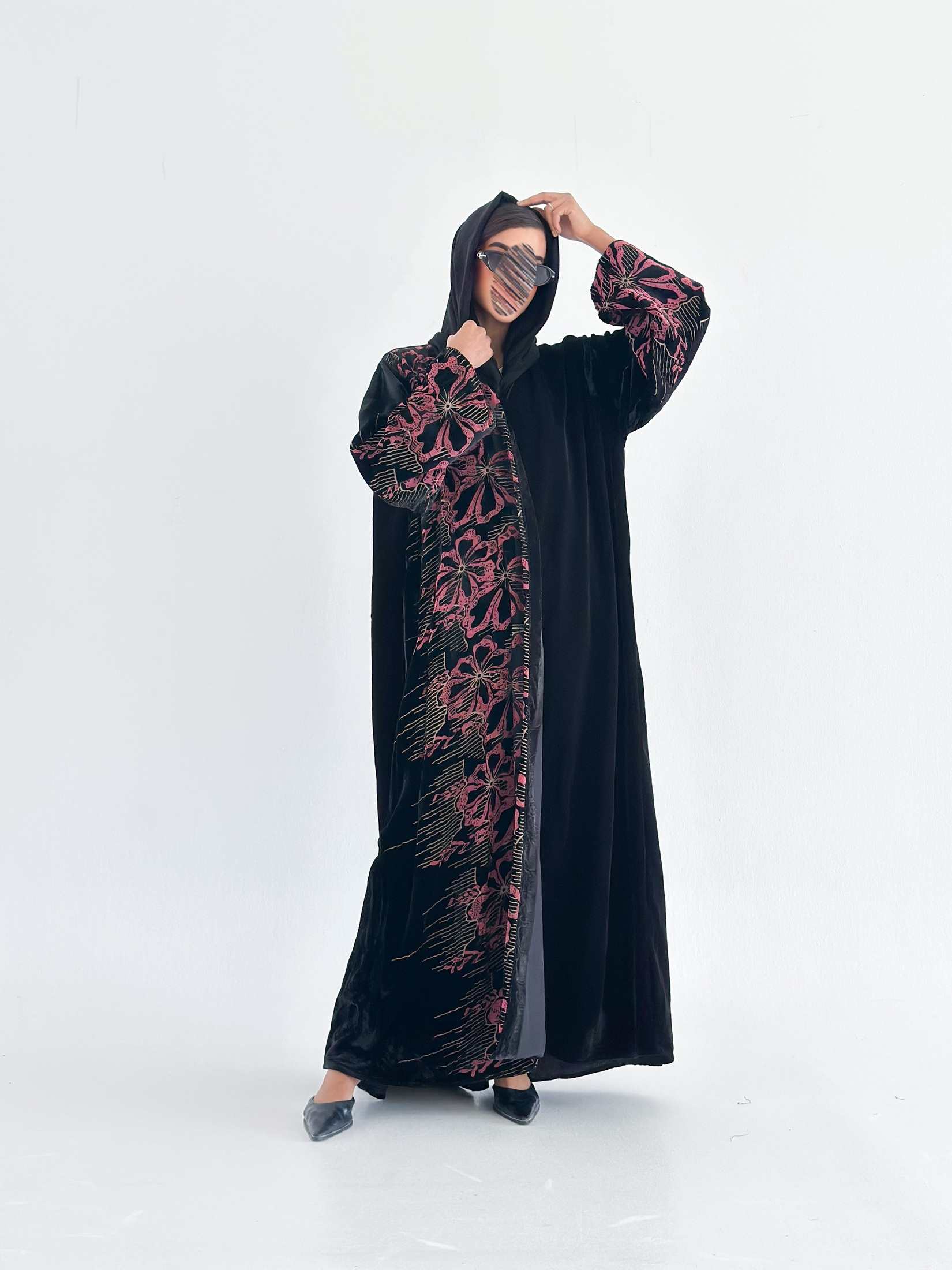 MWT554 - عباية مخمل مع شيفون طباعة - Aya