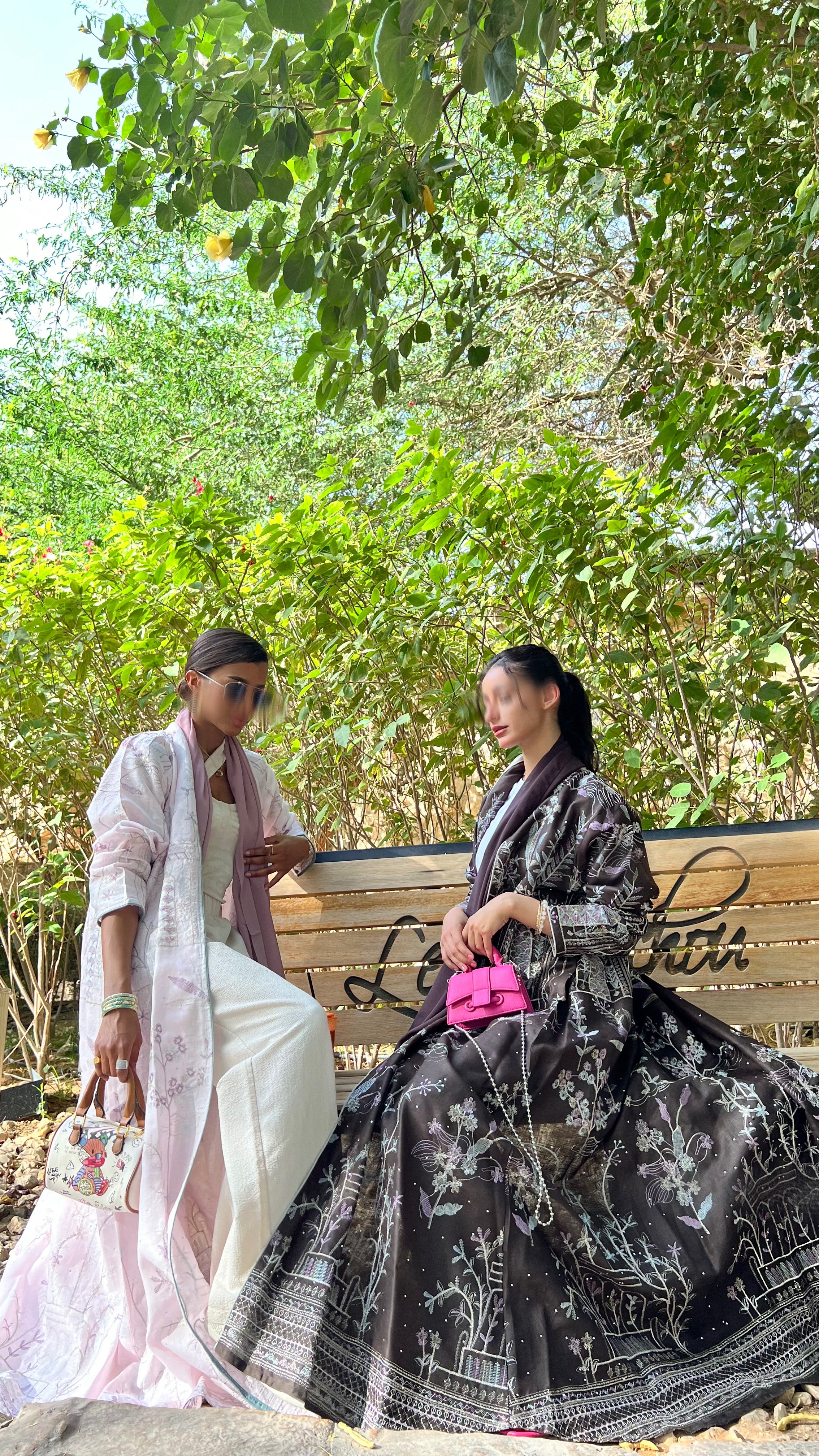 MW1378 - عباية لينن مطرزة باللون الوردي - Aya