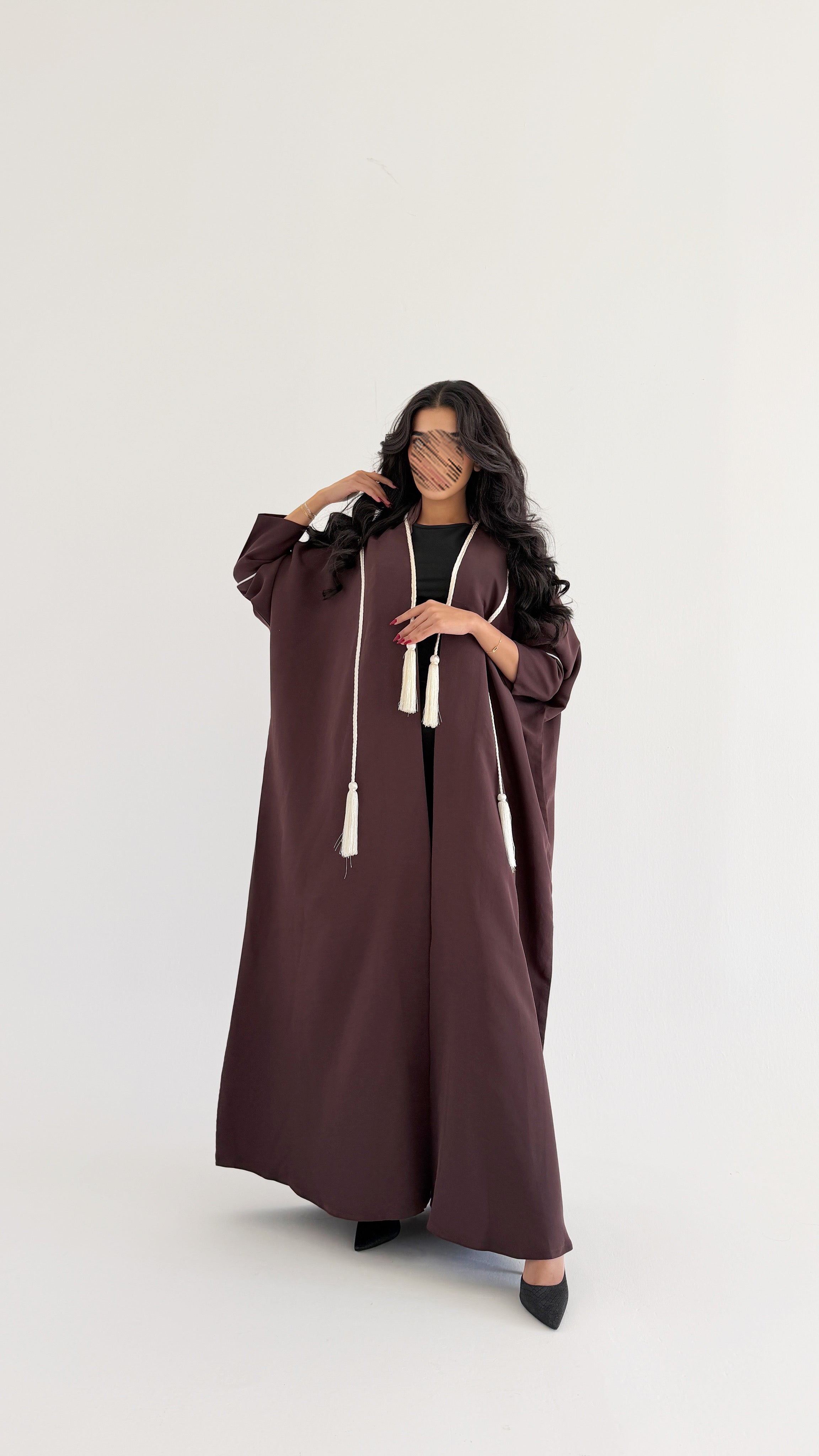 MWT1022 - عبايه كريب مع تدخيله دندوشة بيج - Aya