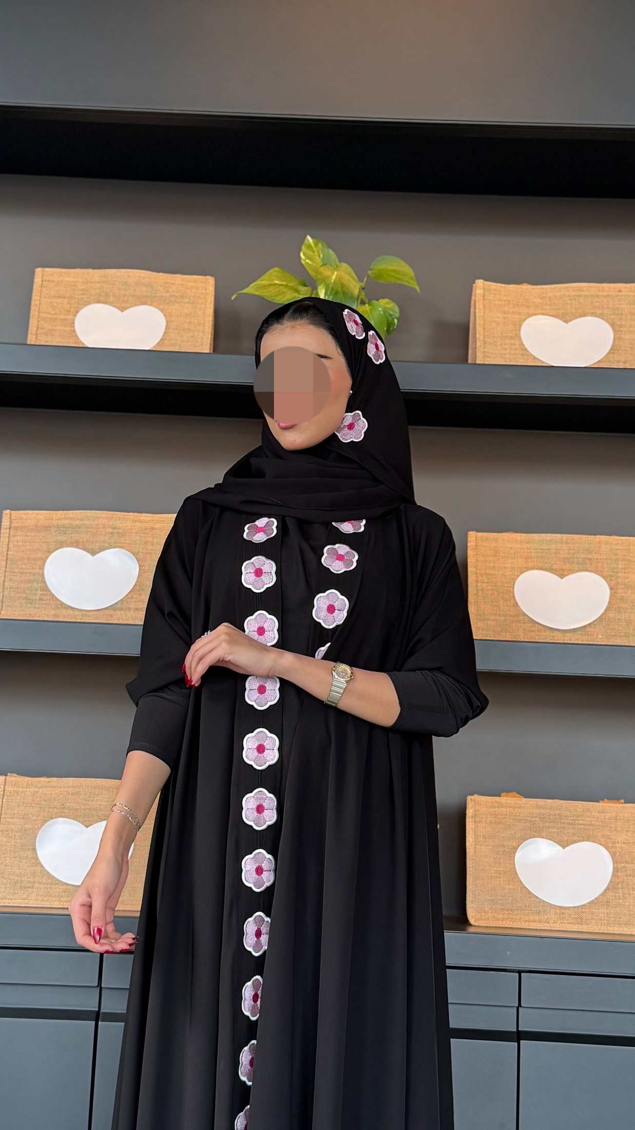 MW1536 - عباية سوداء بورود | Flowery Black - Aya