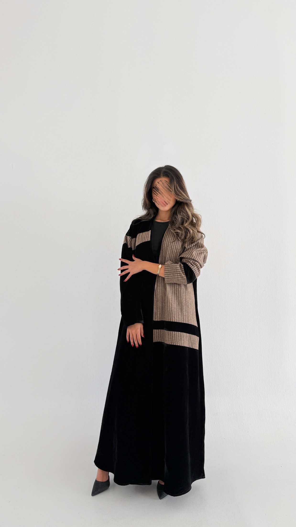 MW1862 - عباية بليزر مبطن باضافة لمسة راقية من الملقم ليعطي انطباع راقي - Aya