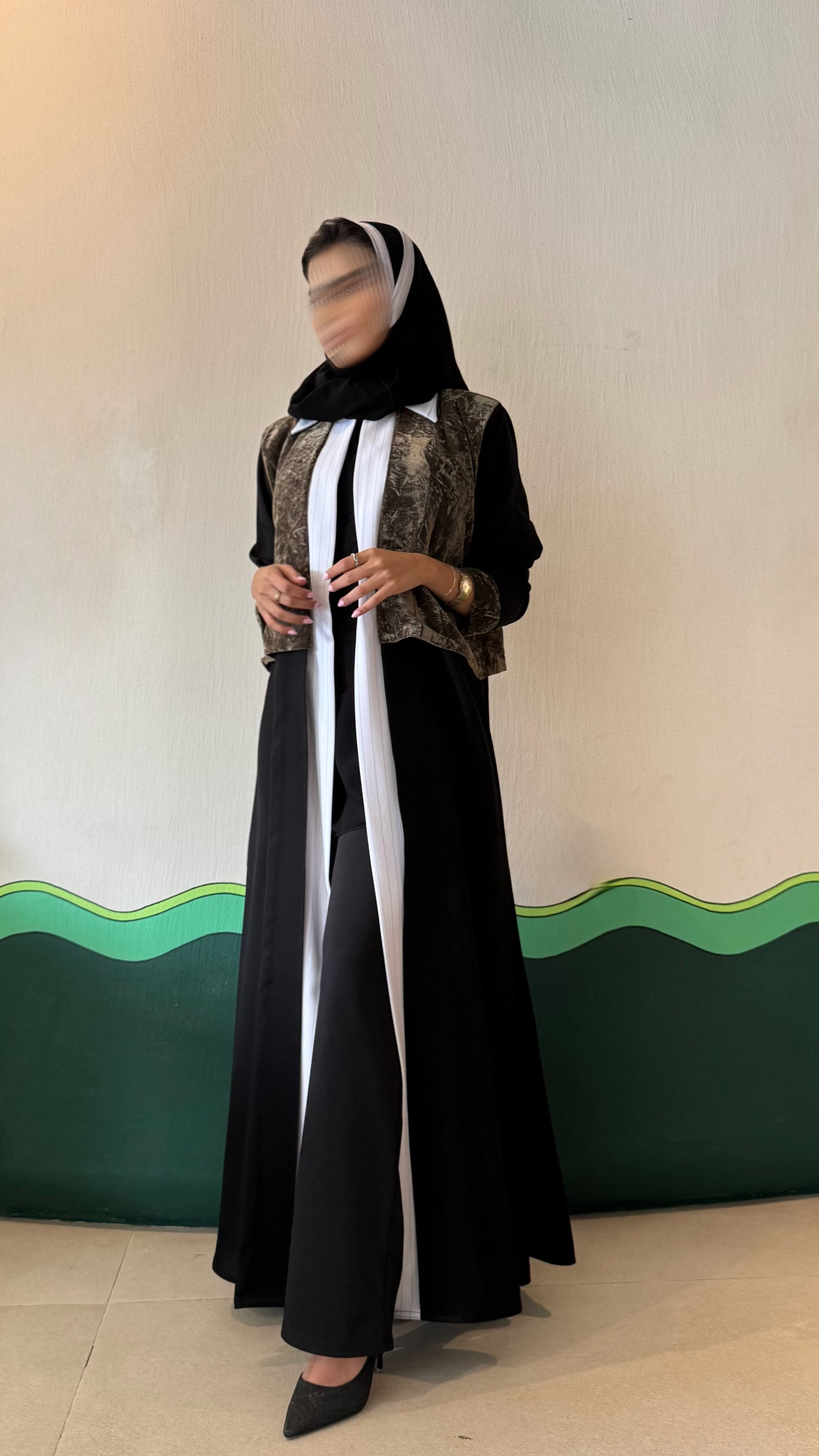 MW1743 - عباية بثلاث خامات بشكل سديري - Aya