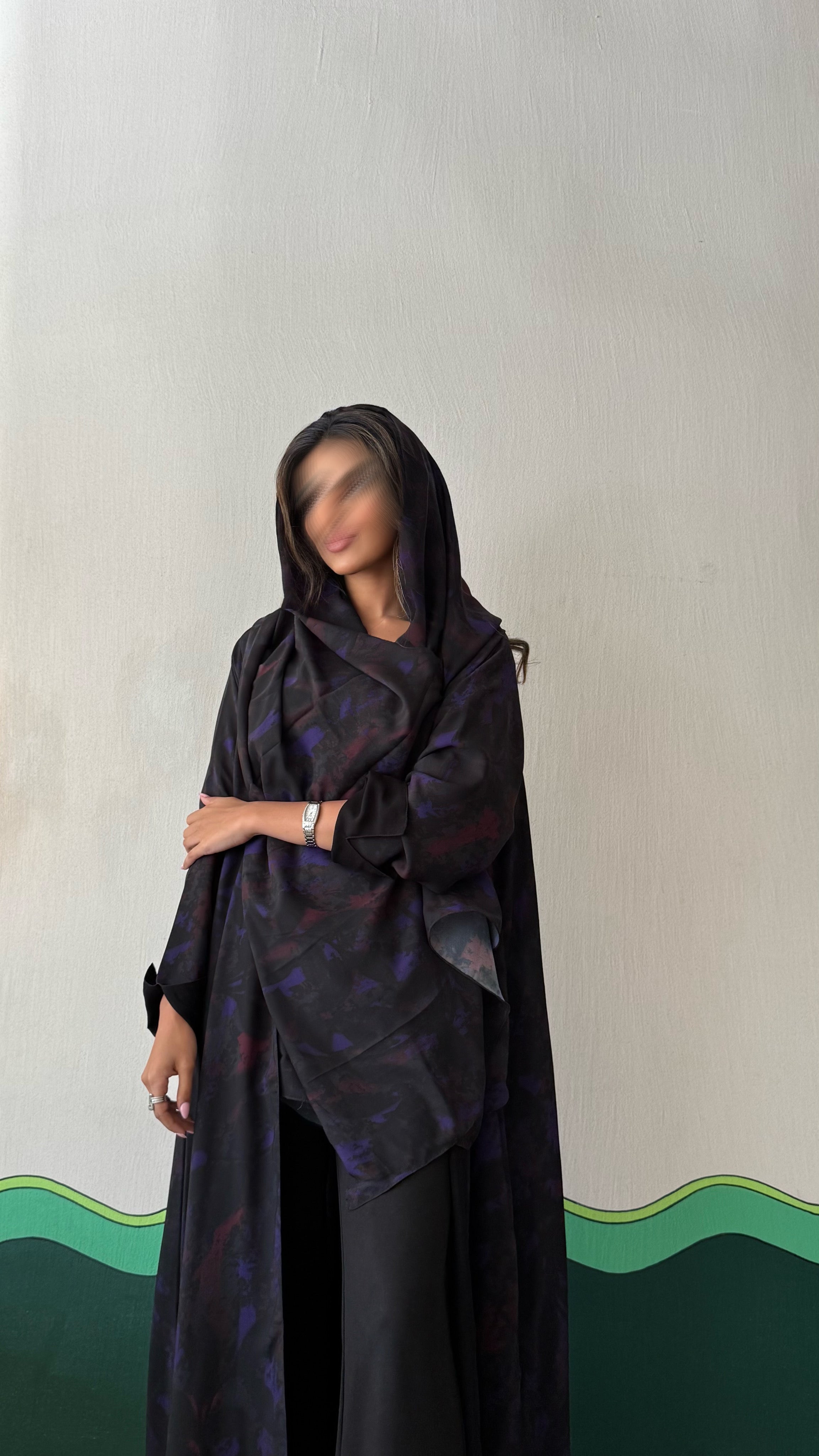 MWT448 -عباية طباعة اسود مع دمج بنفسجي واحمر - Aya