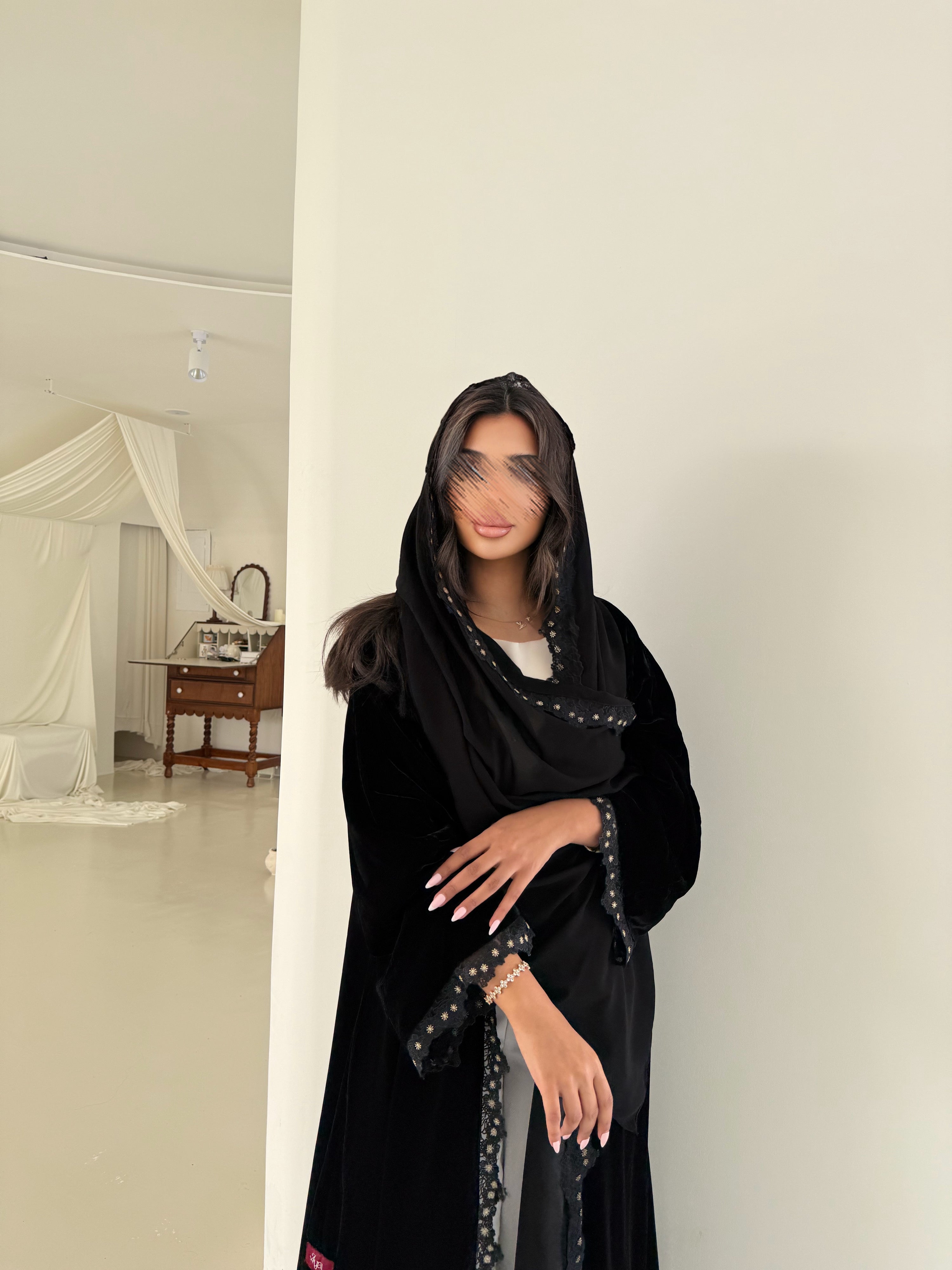 MW645 - Light Crepe Standing with Jacquard Half-Cloche