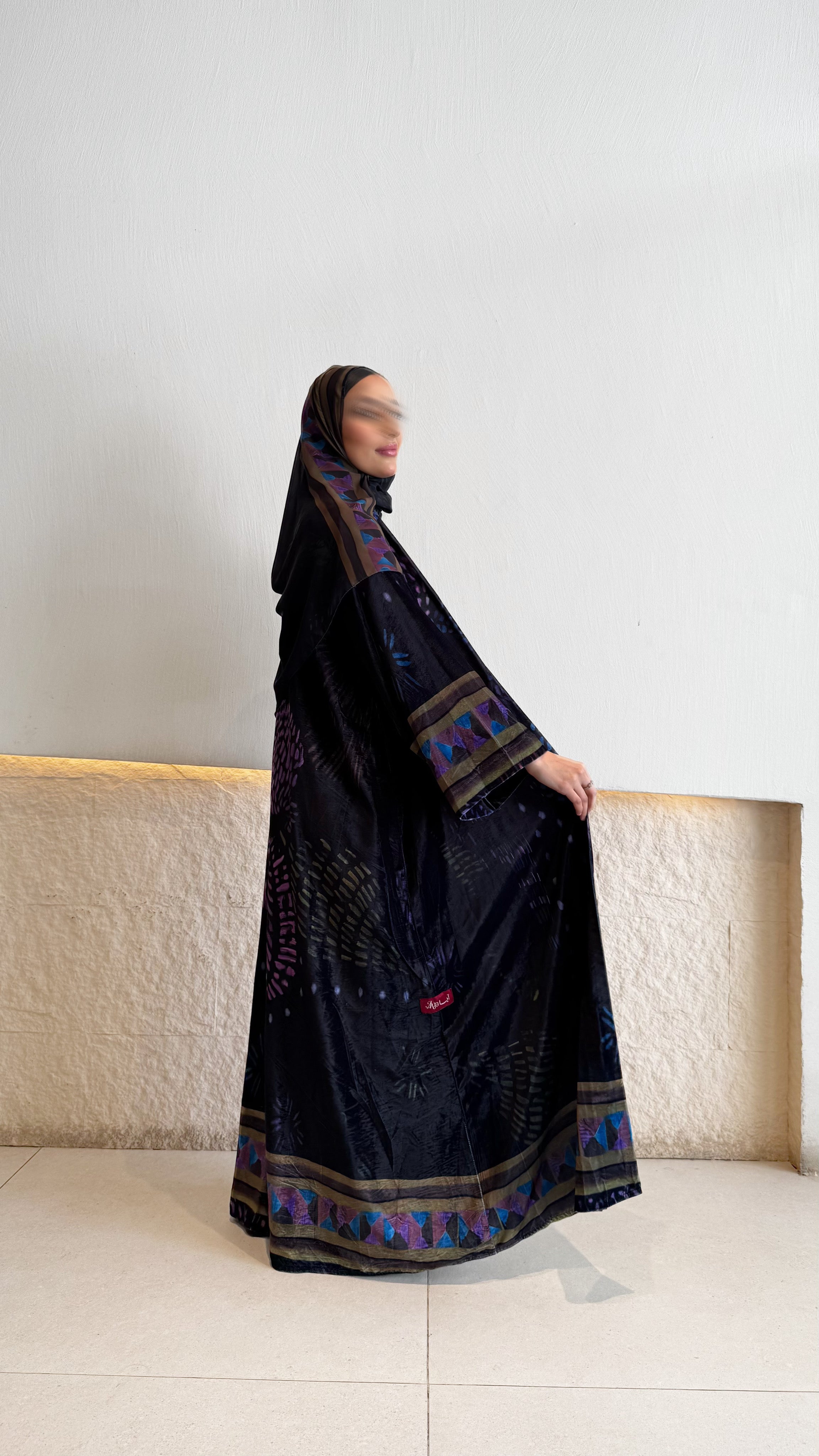 MWT634 - عباية مخمل طباعة