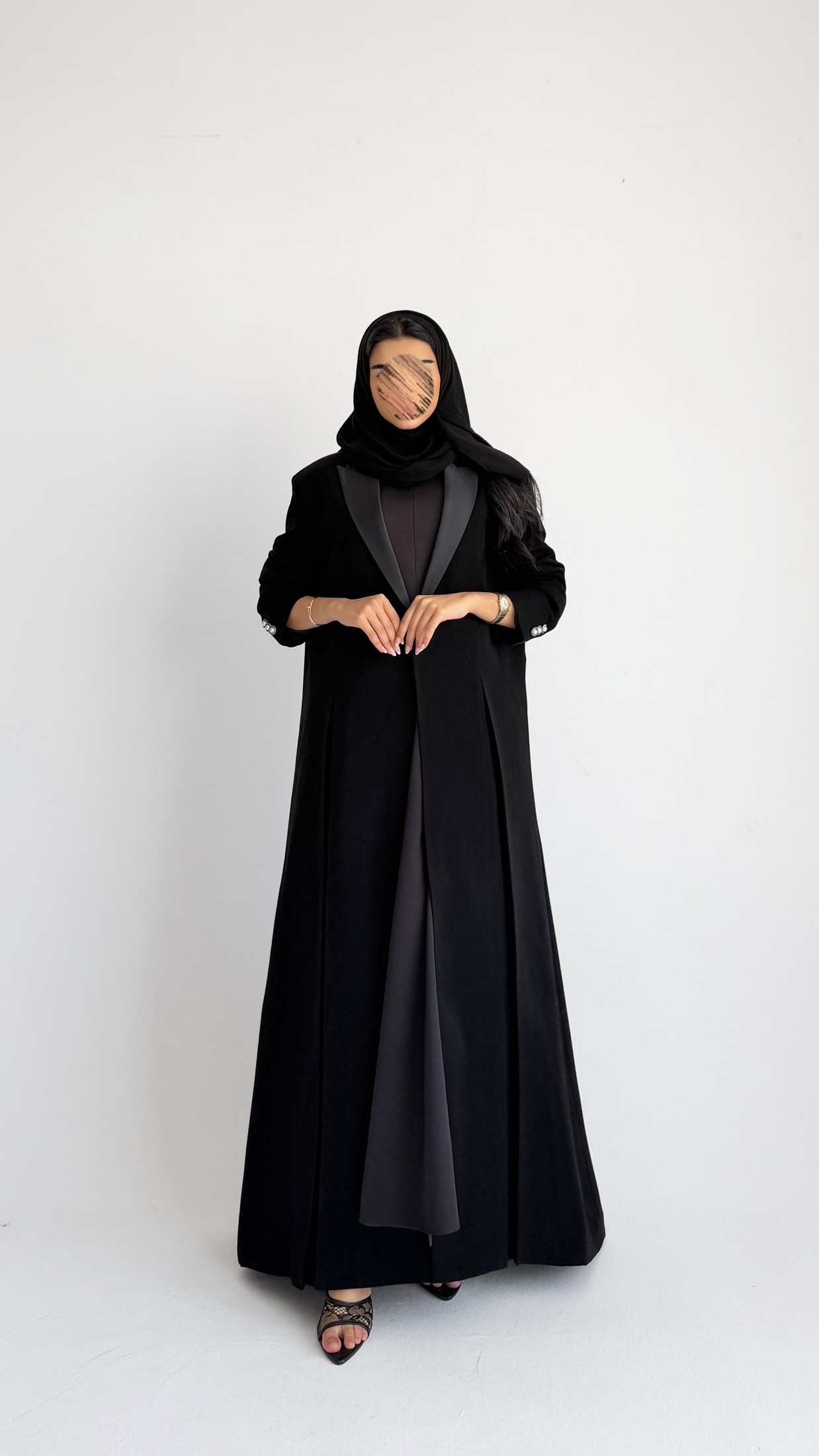 MWT1190 - عباية بليزر بتدخيلة ساتان - Aya