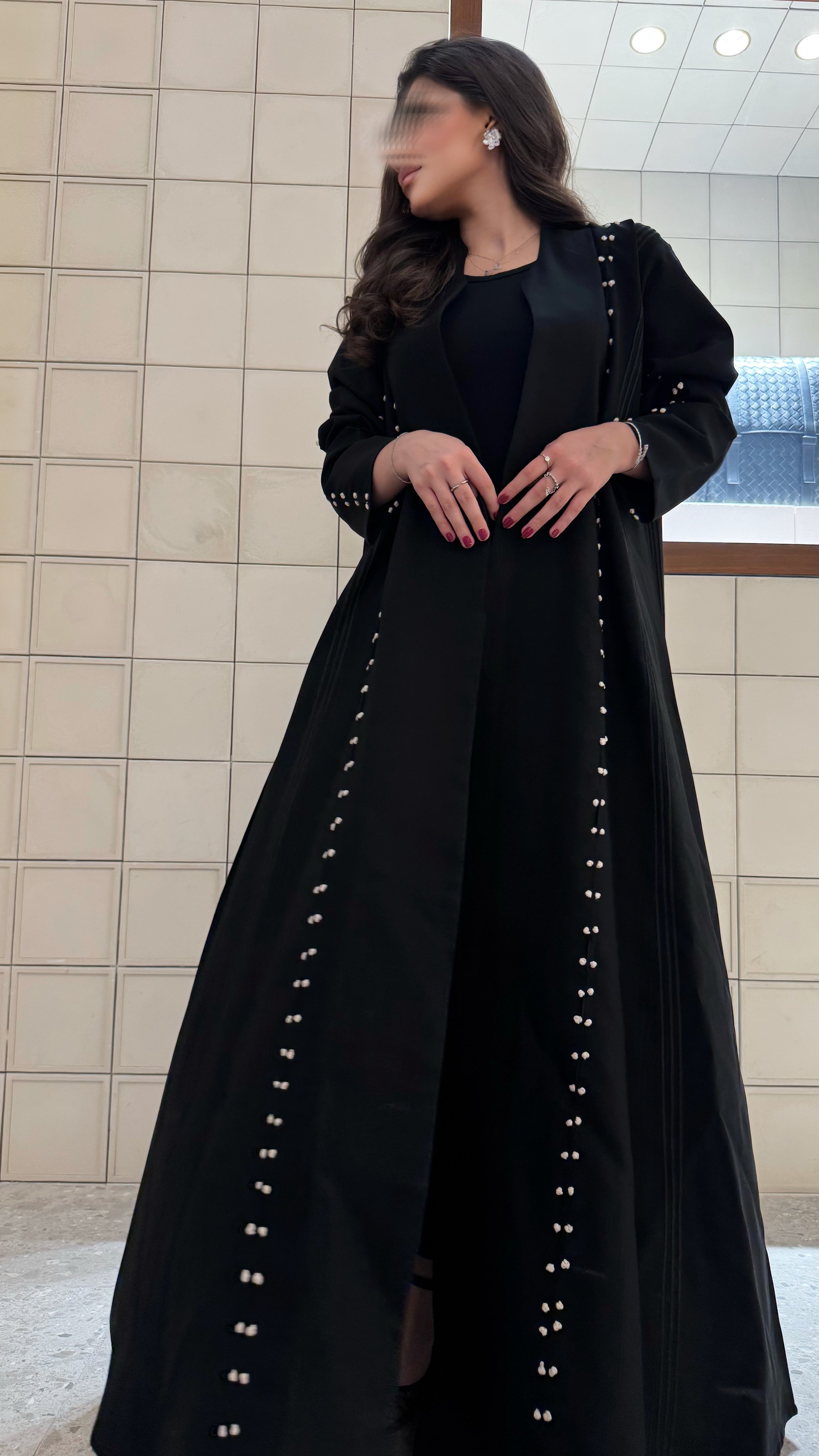 MW1266 - عباية سوداء بتطريز يدوي ابيض - Aya