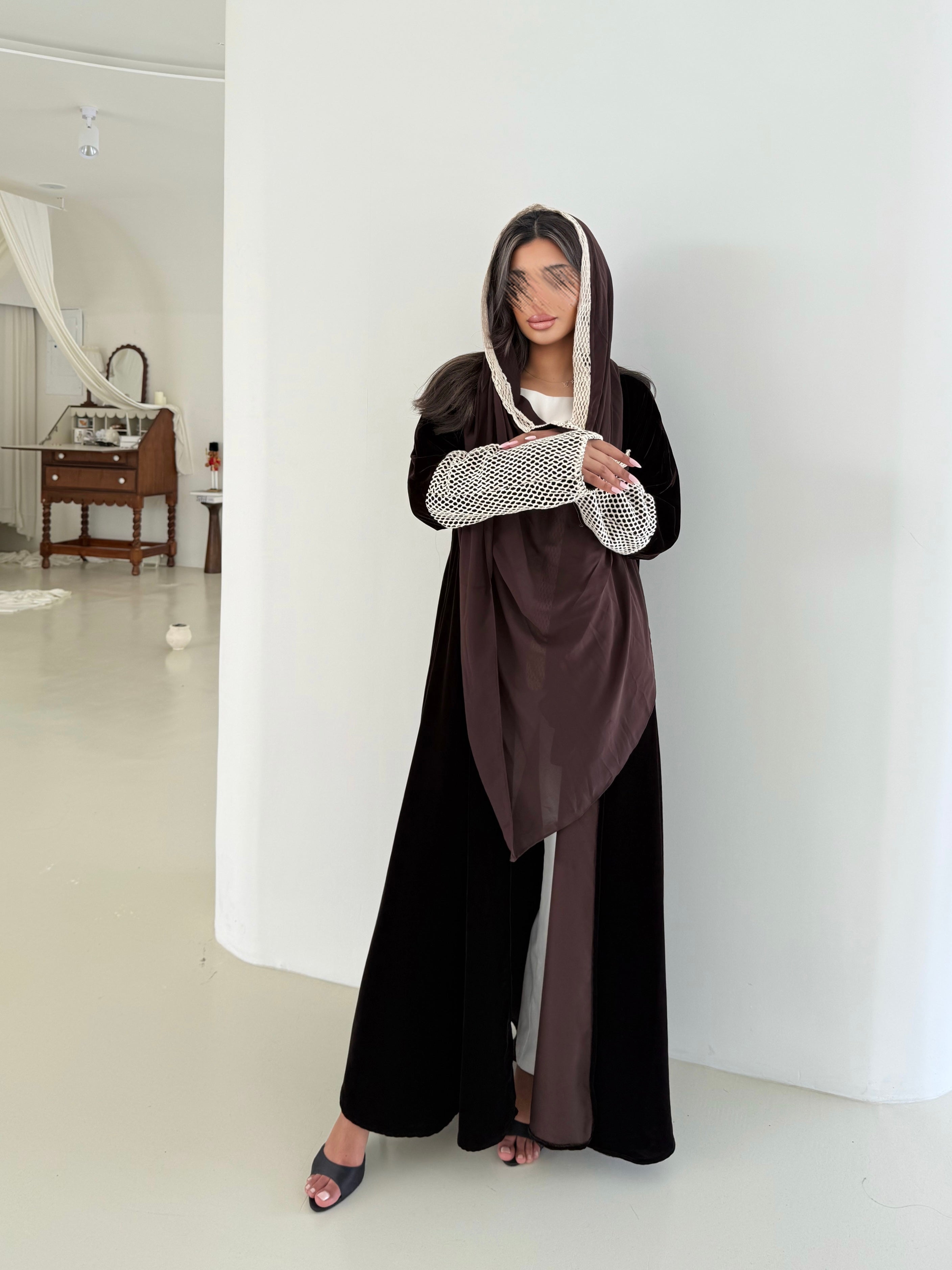 MW645 - Light Crepe Standing with Jacquard Half-Cloche