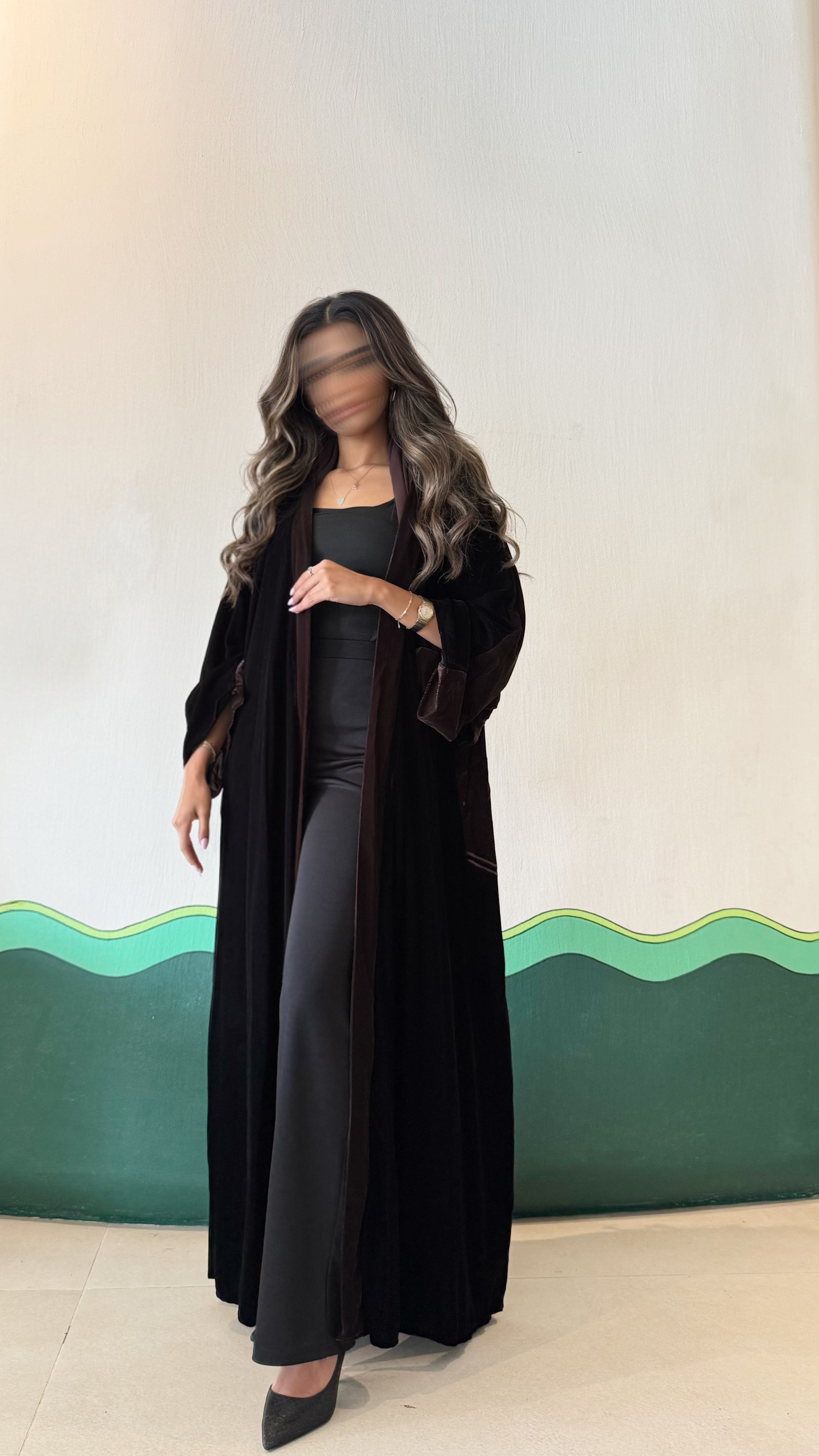 MW1754 - عباية بني مخمل مع اضافة تطريز يدوي - Aya