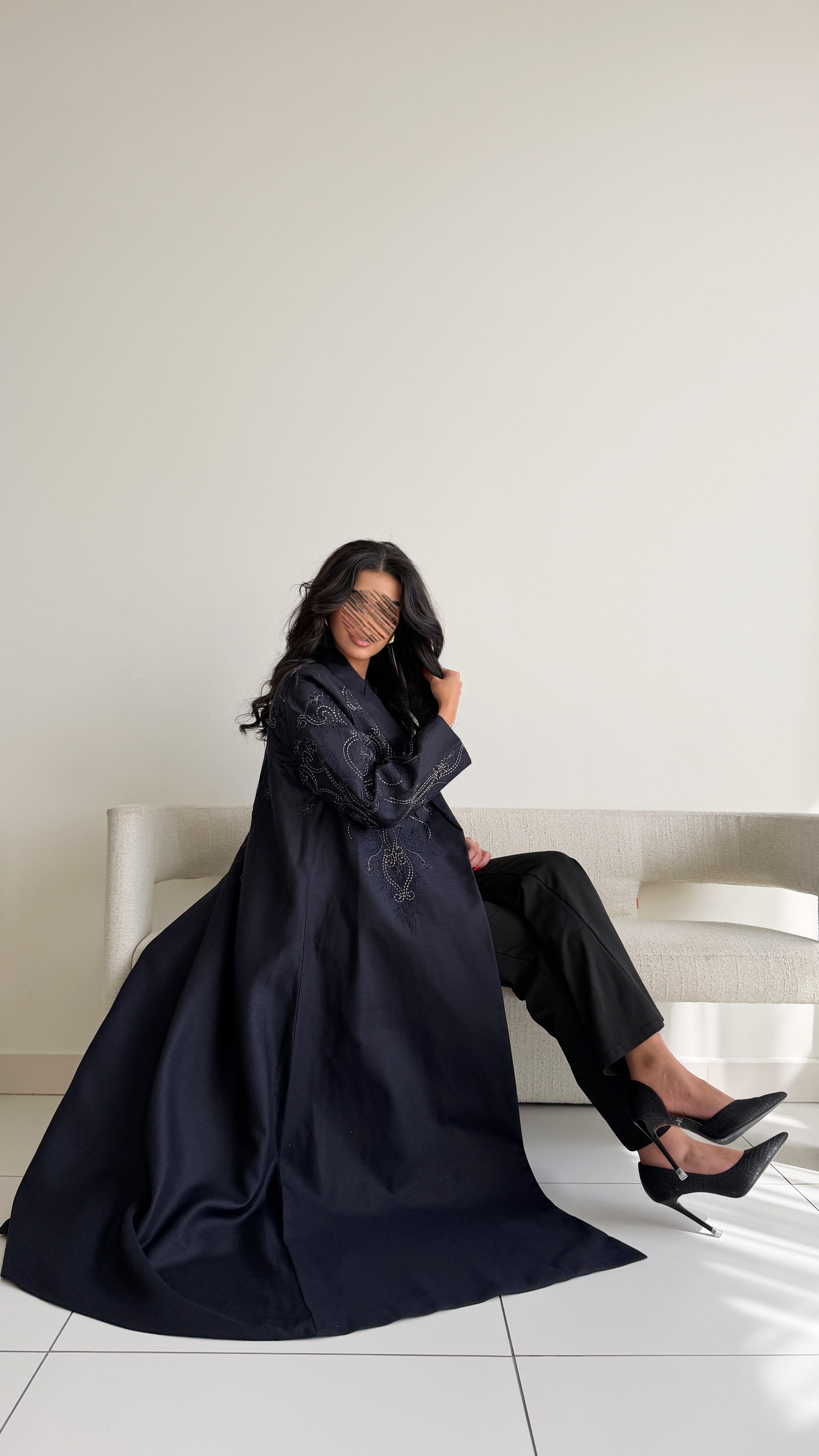 MW2038 - عباية بليزر مبطن مع اضافة تطريز - Aya