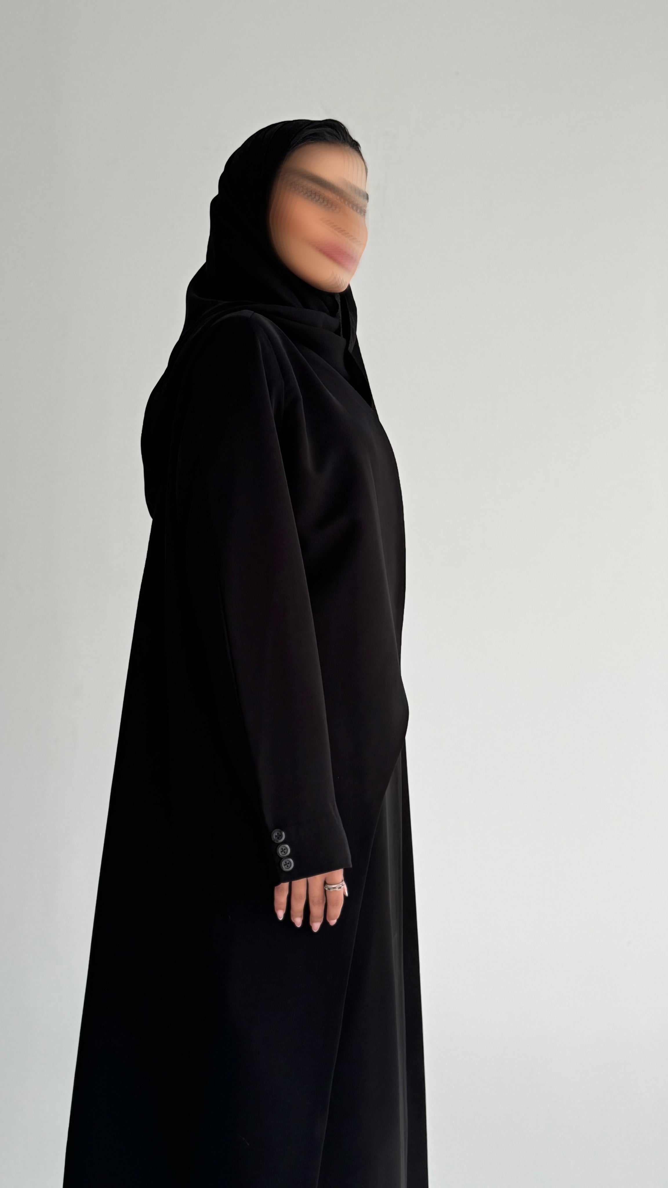 MW1869 - عباية بليزر بقصة من الامام عند الصدر