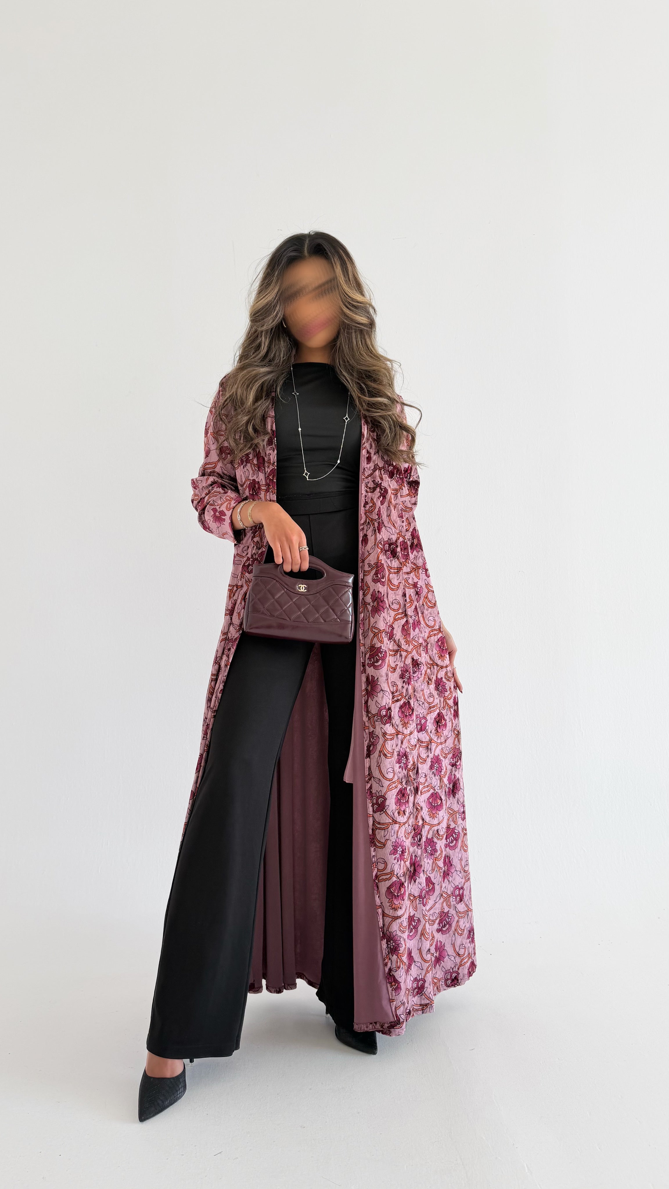 MWT586 - Velvet abaya with floral print | عباية مخمل زهري - Aya