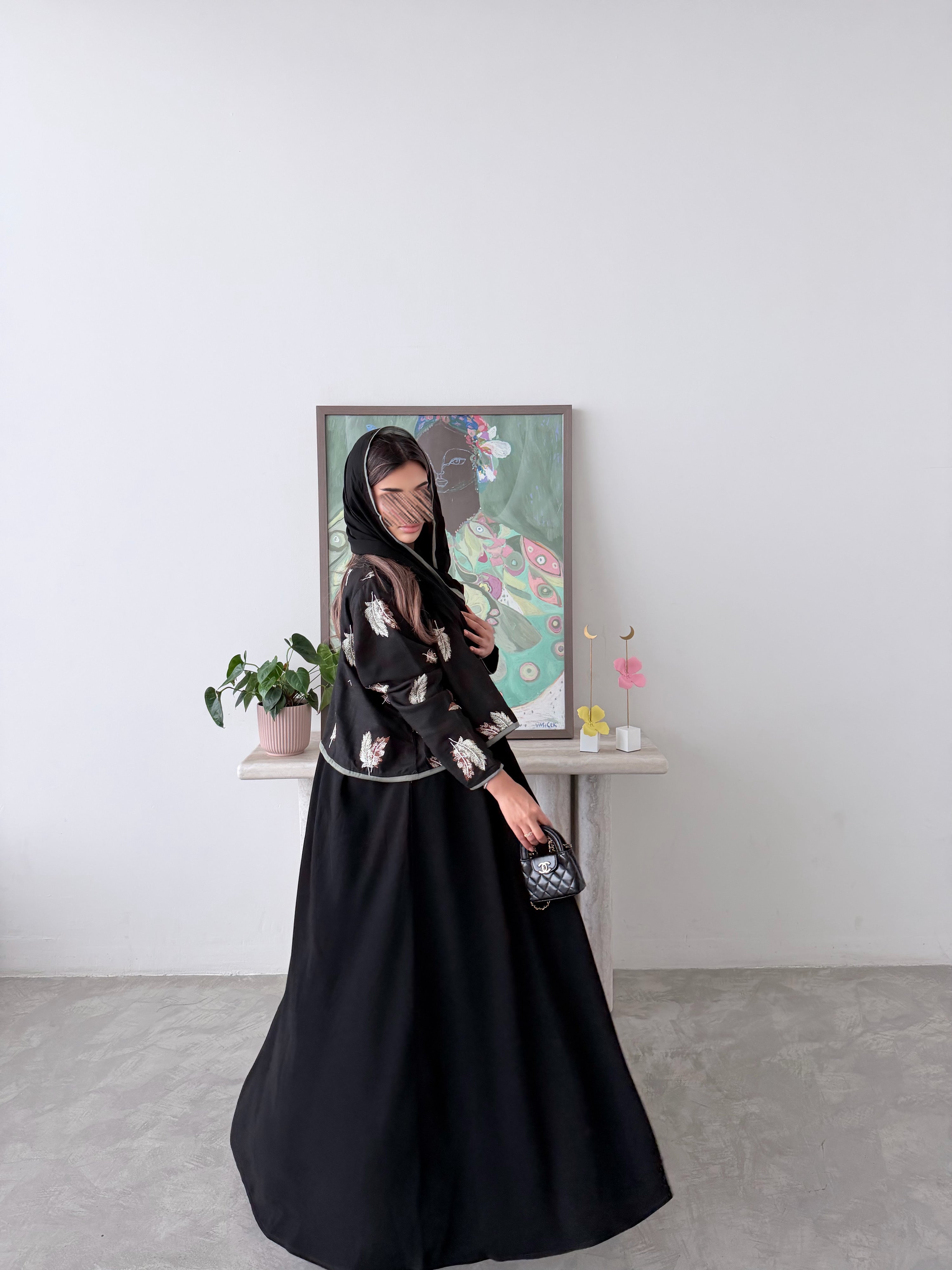 MWT2001 -عبايه كريب اسود مع تدخيله لنن - Aya