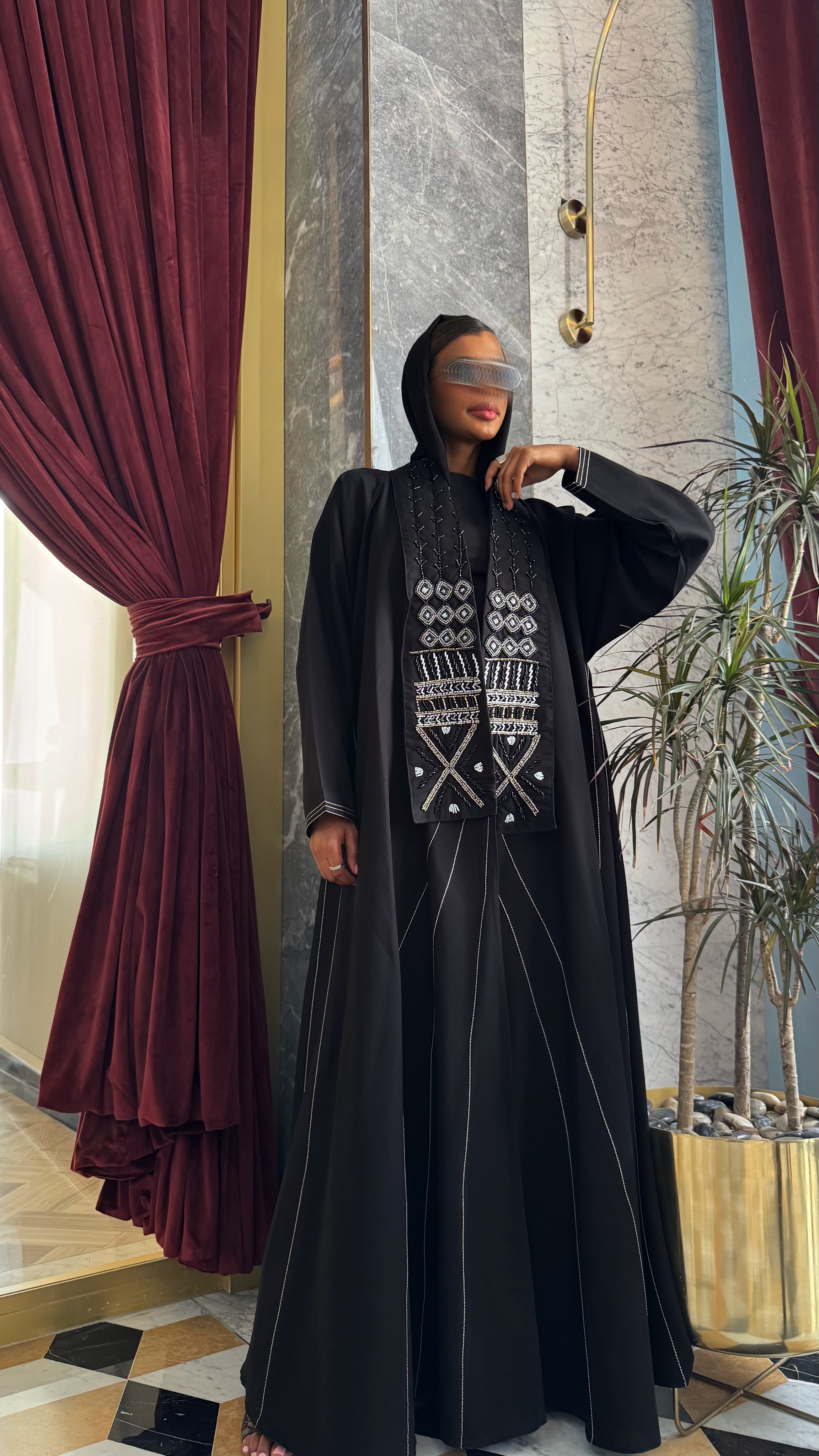 MW1443 -عباية سوداء دبل كلوش بكلفة تطريز