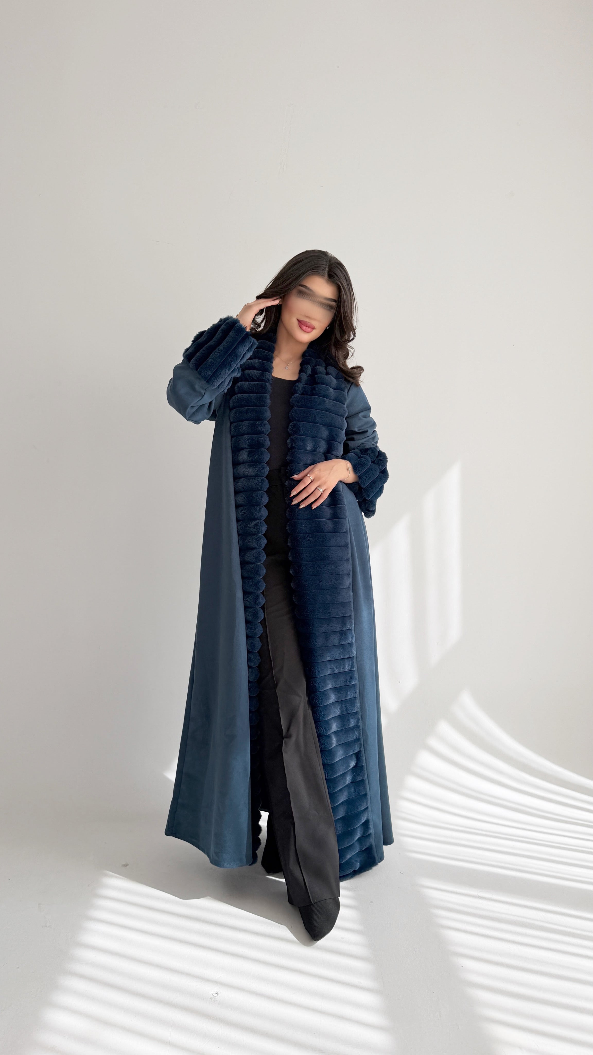 MW645 - Light Crepe Standing with Jacquard Half-Cloche