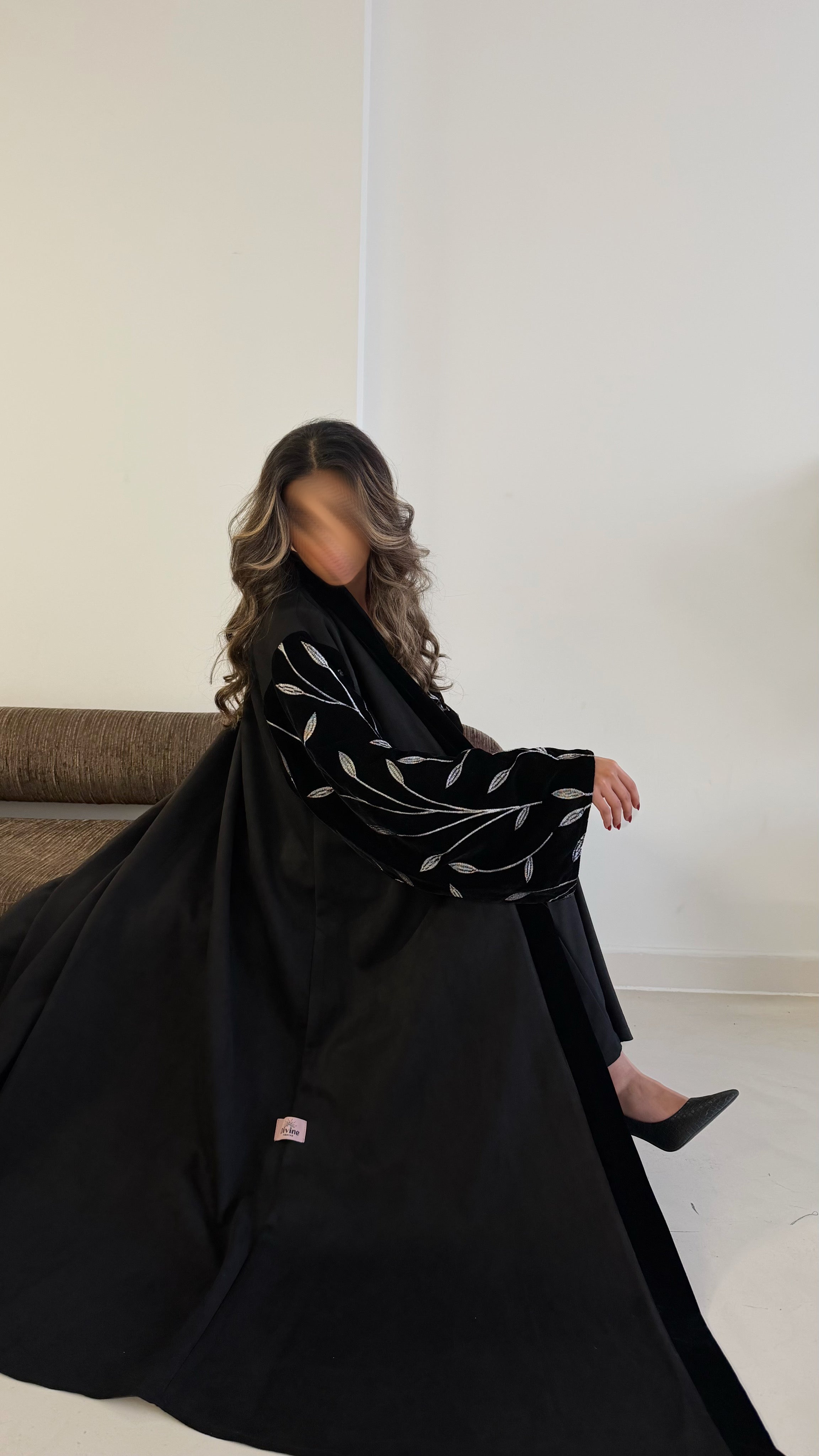 MWT628 - عباية شامواه مع مخمل - Aya