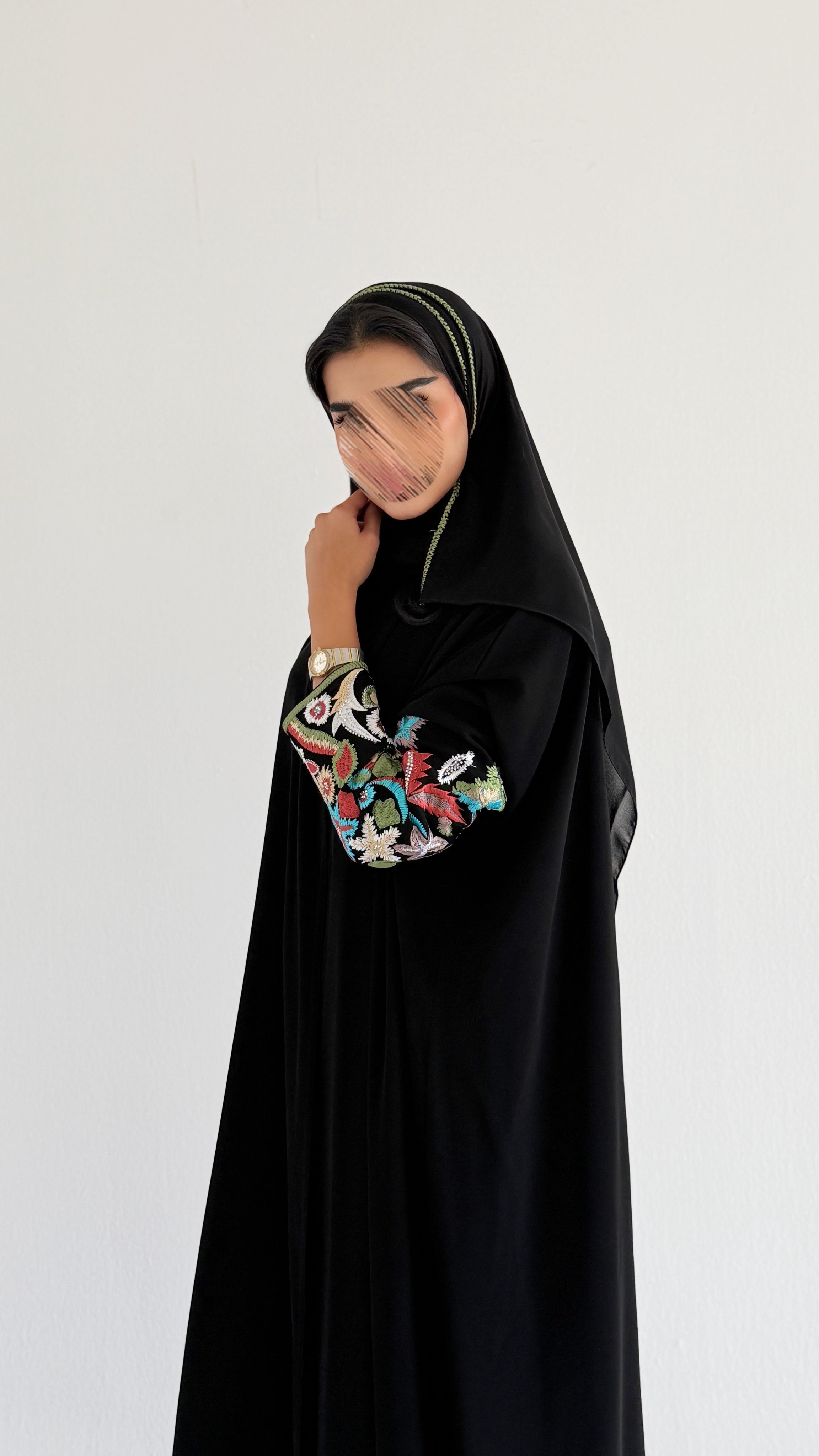 MW2036 - عباية ملكي بقصه البشت مع اضافة شغل اليد بالاكمام - Aya