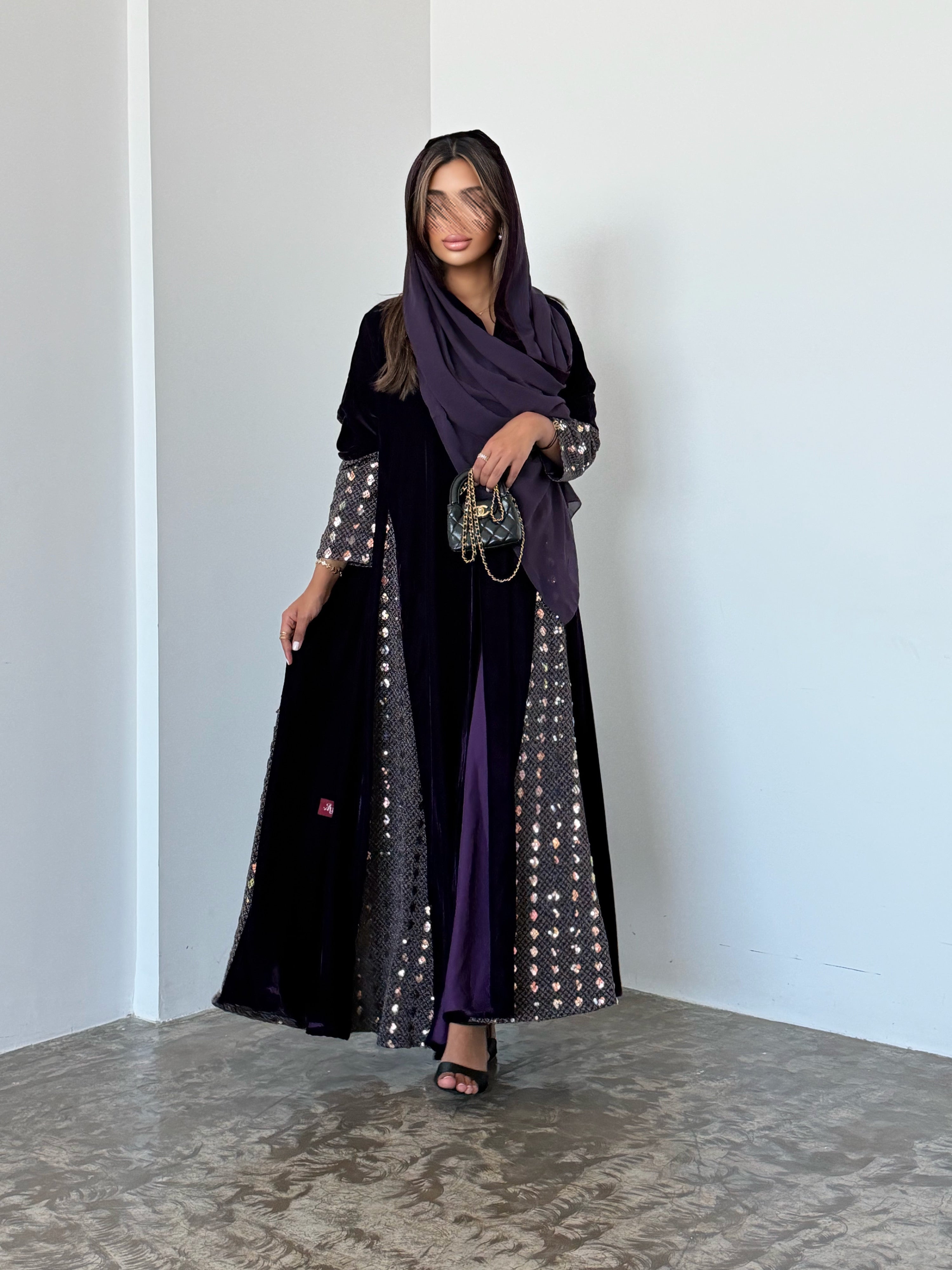 MW645 - Light Crepe Standing with Jacquard Half-Cloche