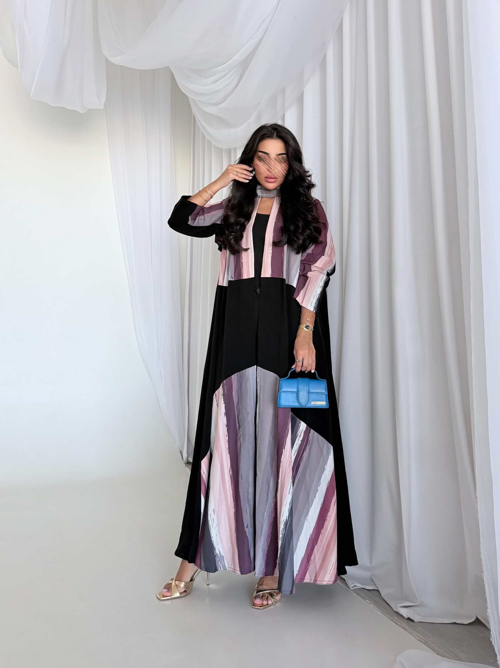 MWT5221 - عبايه يوميه اسود مع تدخيلات طباعه - Aya