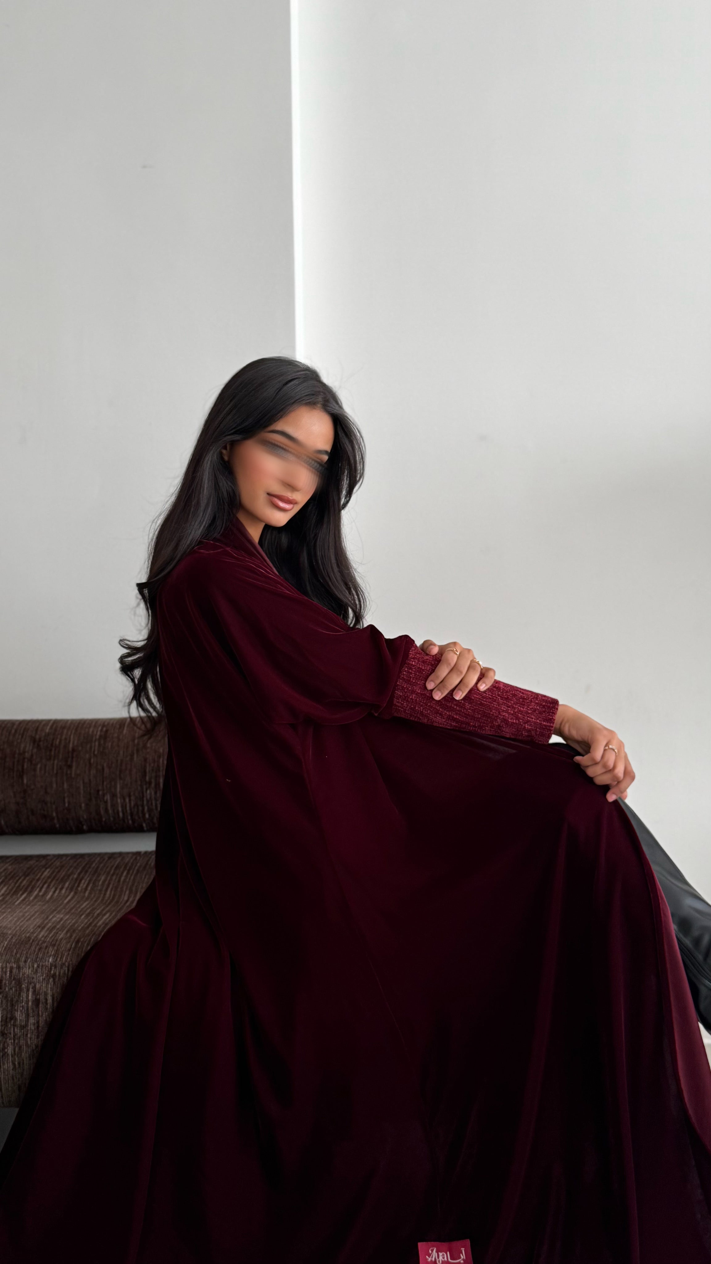 MWT692 - عباية مخمل عنابي مع تدخيلة بالاكمام