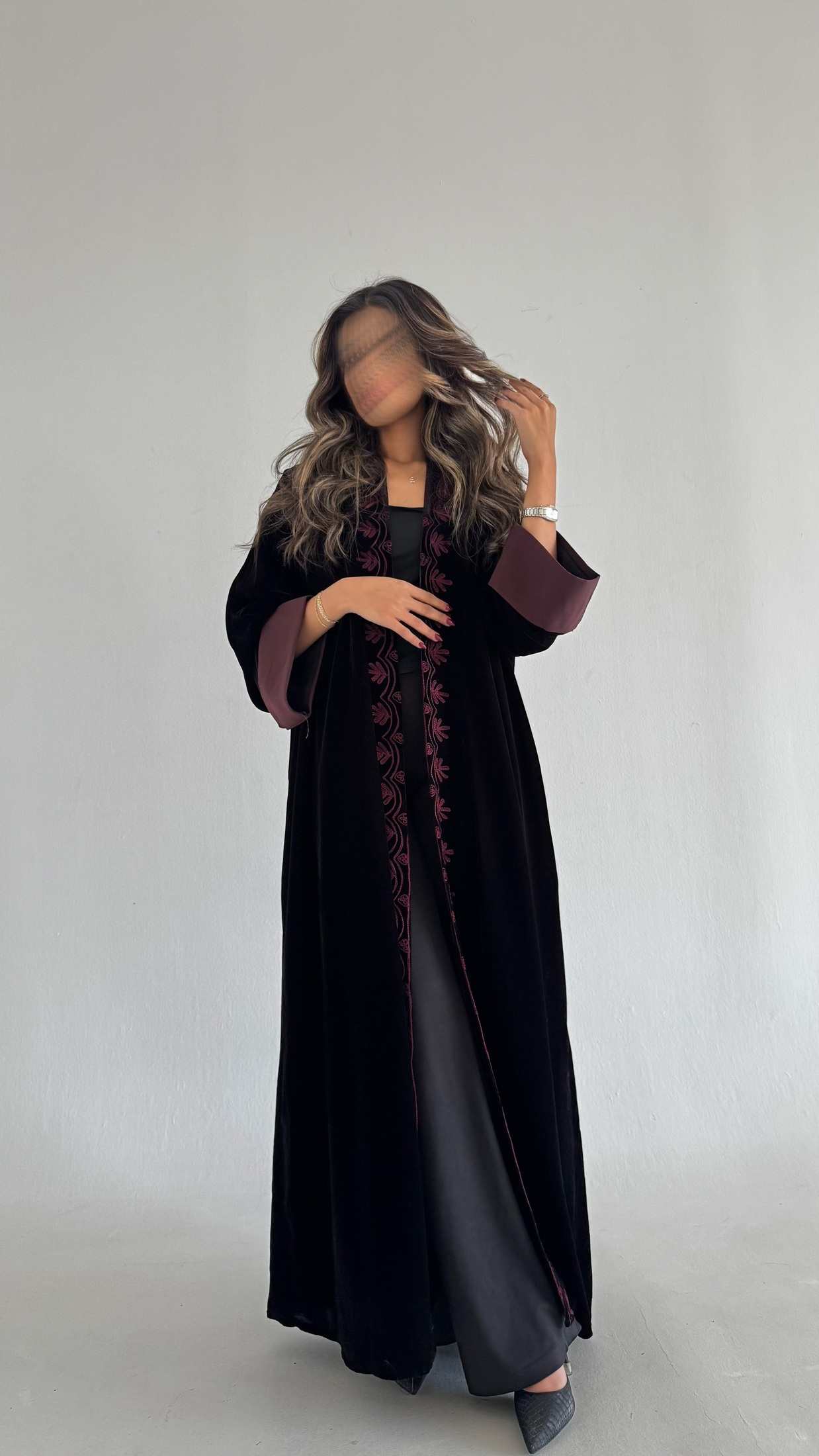 MWT361 - عباية مخمل تطريز عنابي - Aya