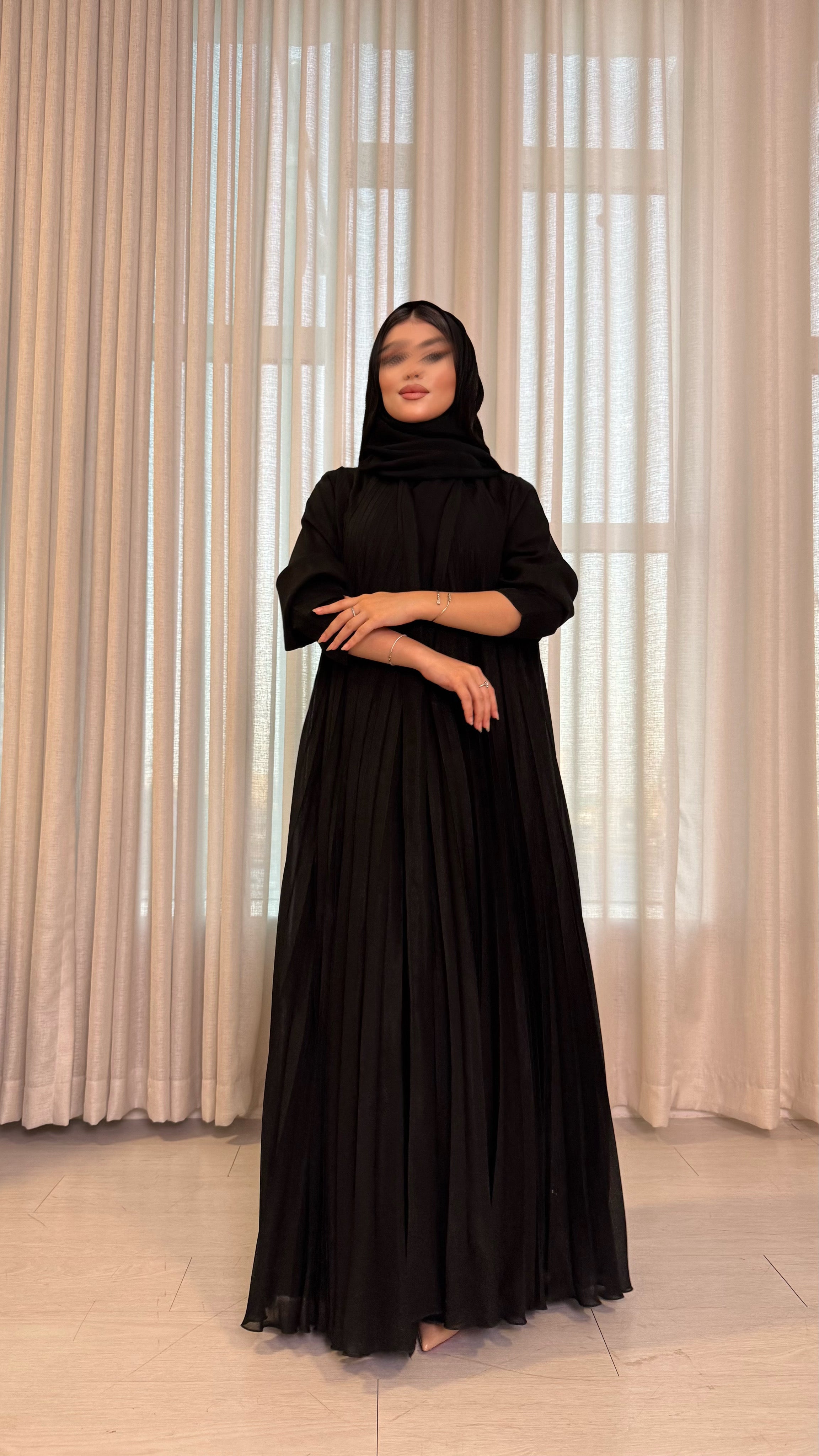 MW1557 - Royal Glow | عباية كريب ملكي سوداء بلمعة أنيقة - Aya