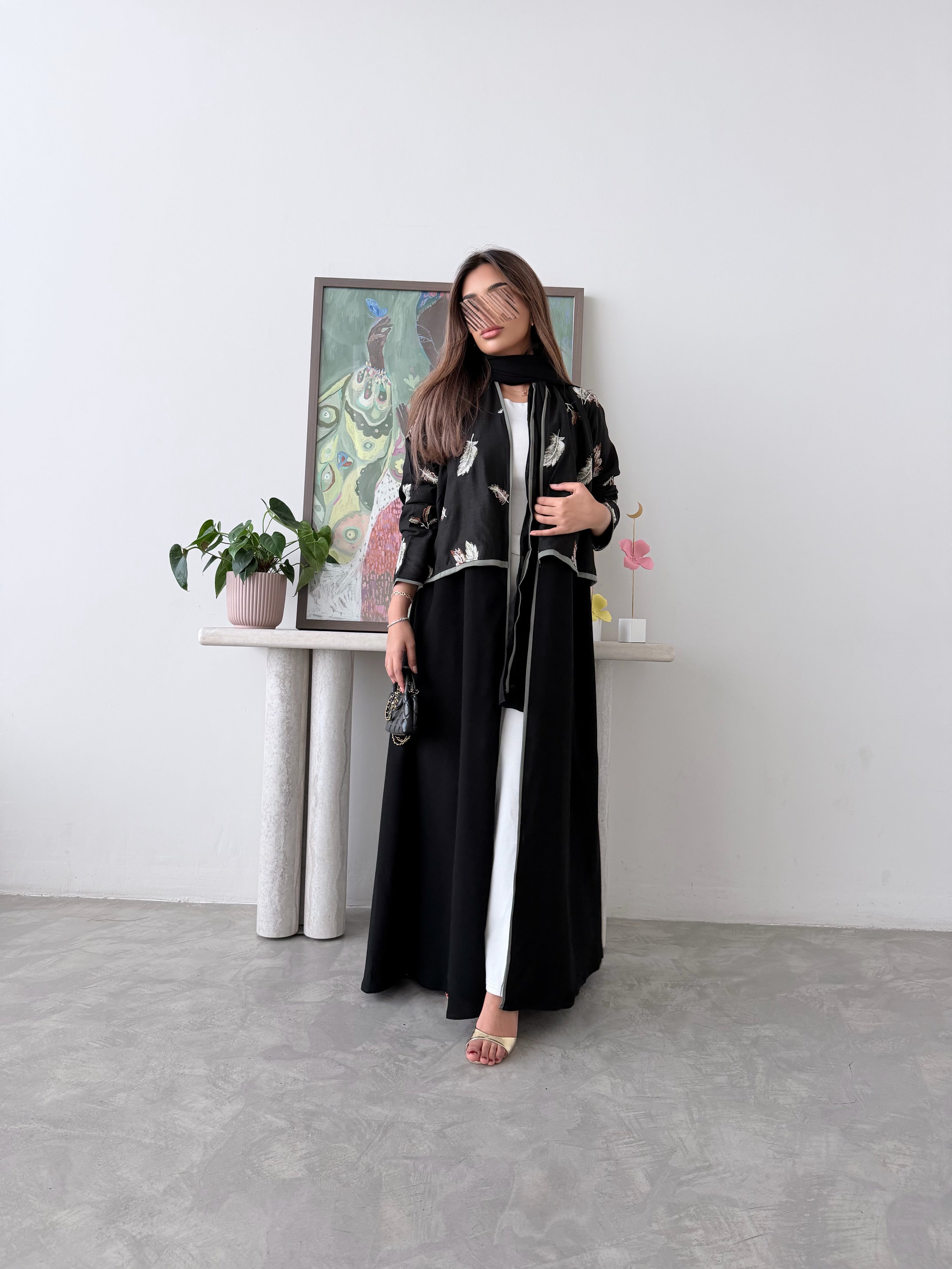 MWT2001 -عبايه كريب اسود مع تدخيله لنن - Aya