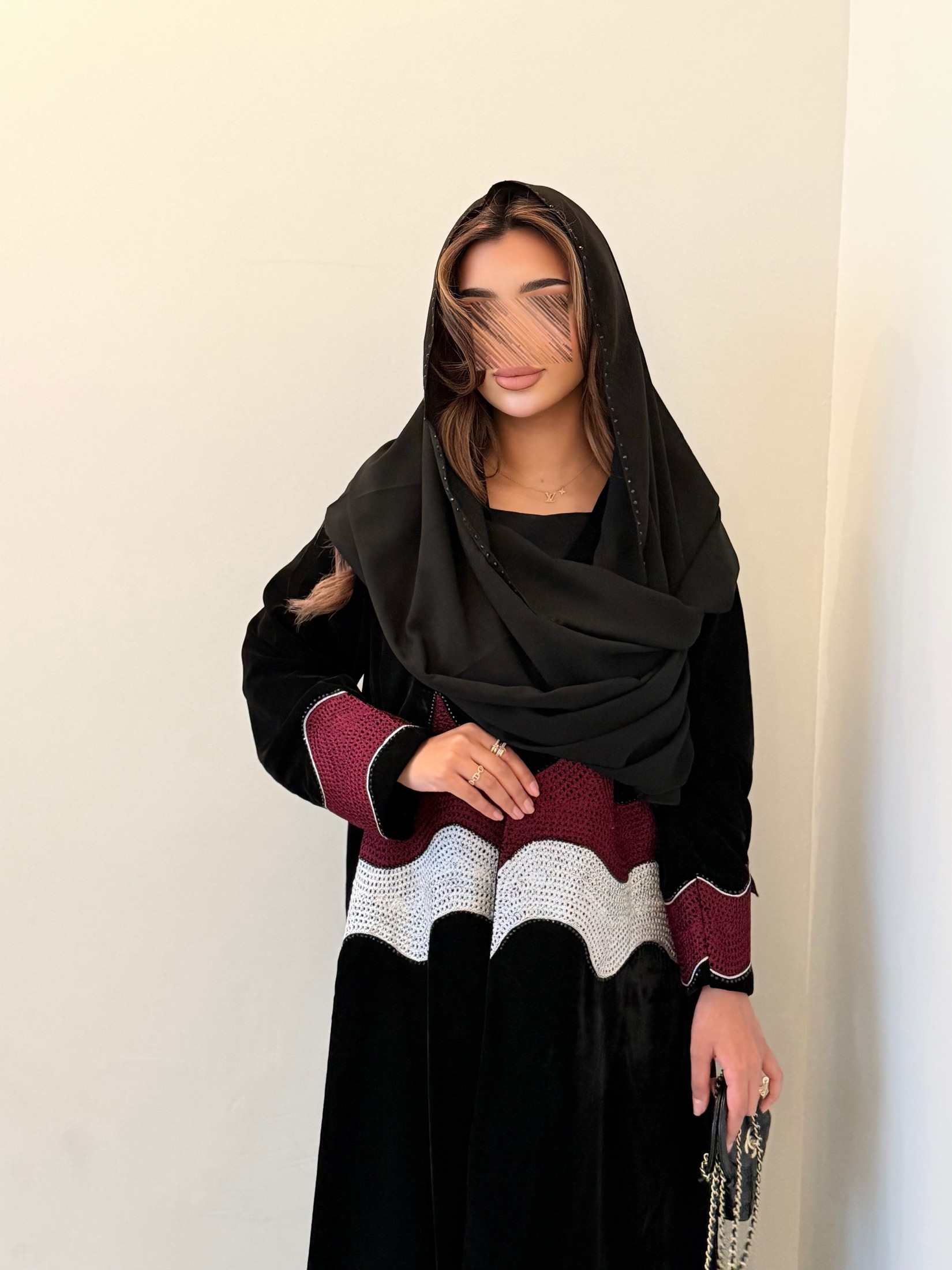 MW1790 - عباية مخمل شغل هاري مع كرستال - Aya